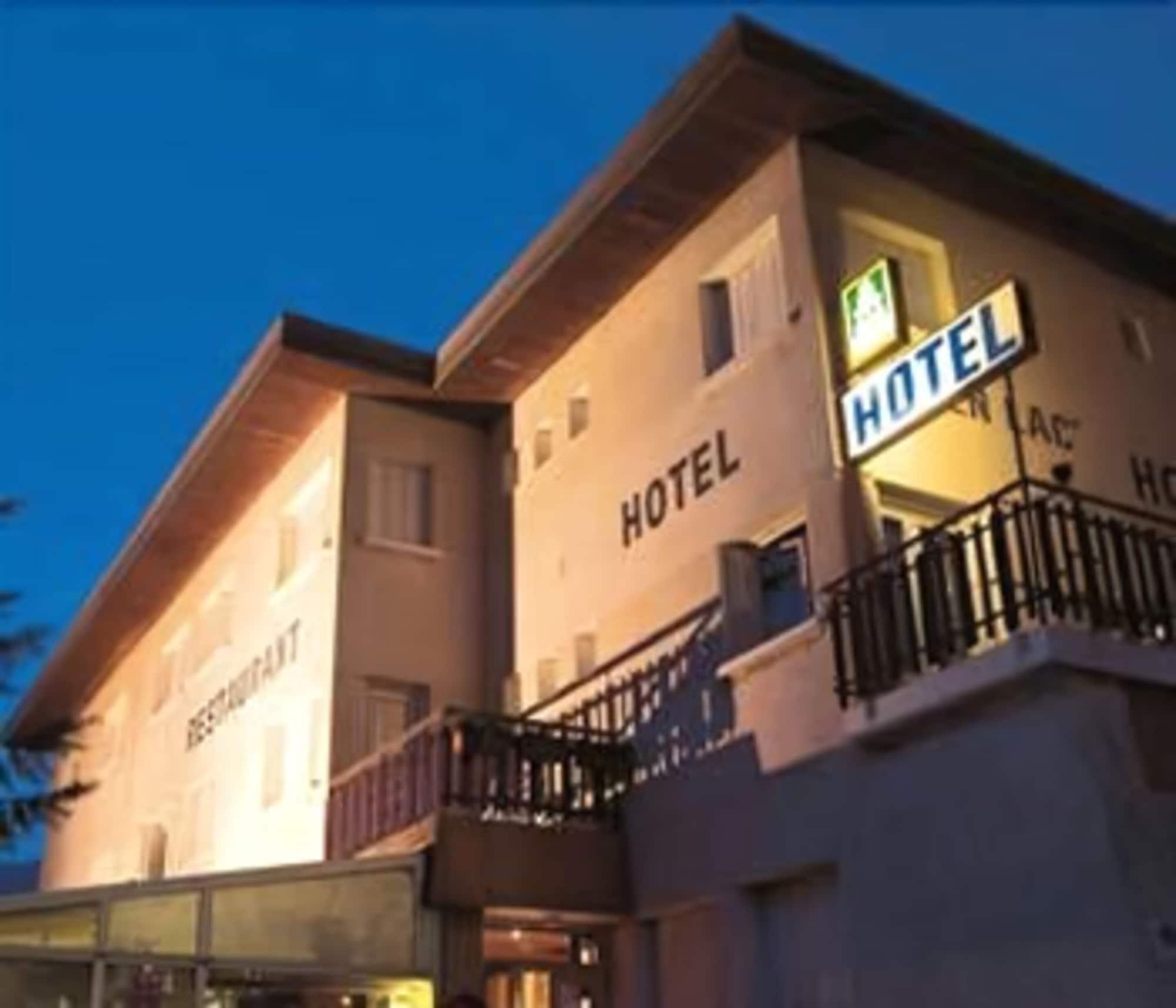 Vista Exterior Hotel Eden Lac