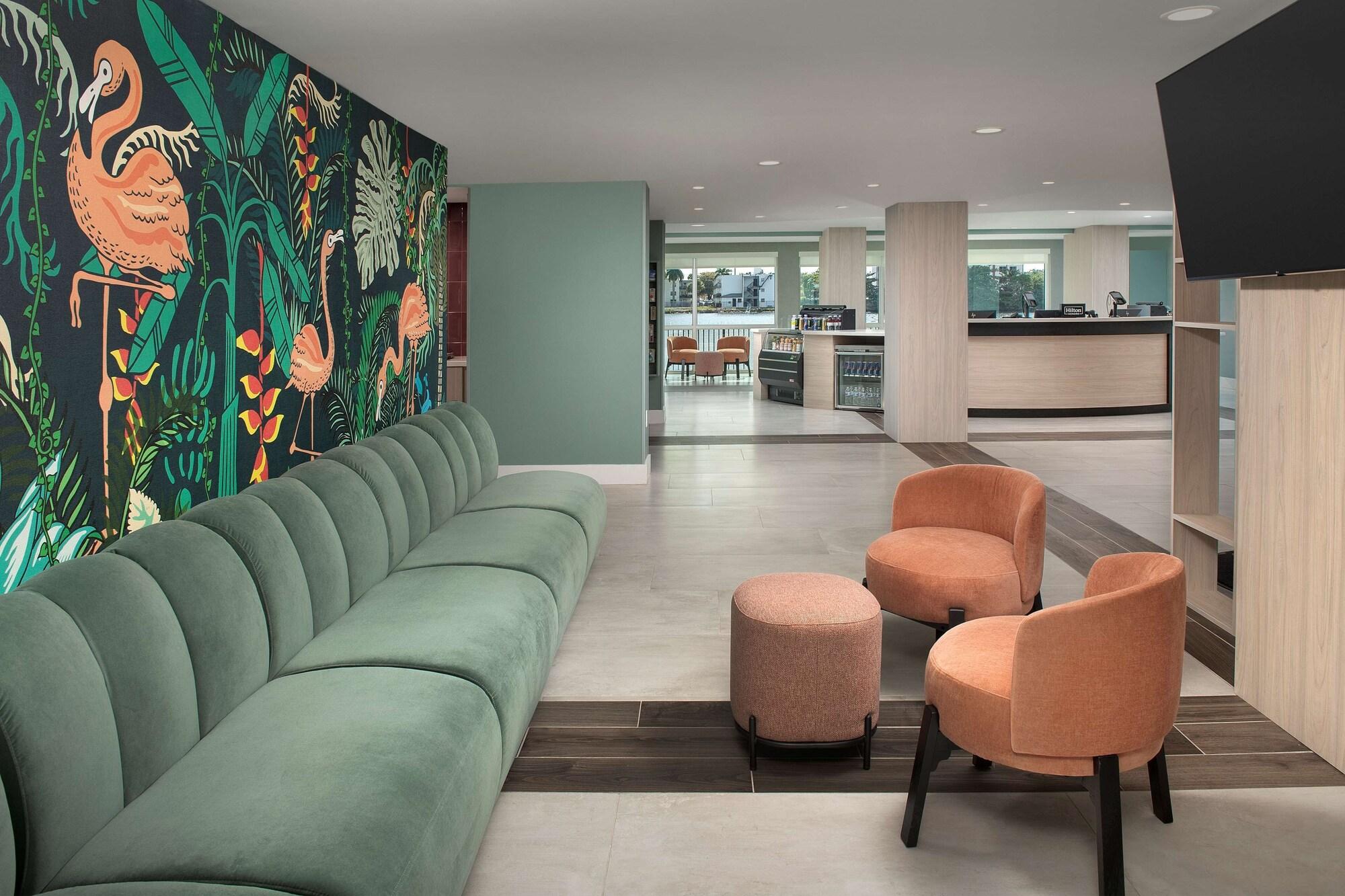 Vista Lobby Home2 Suites by Hilton Miami Airport South Blue Lagoon
