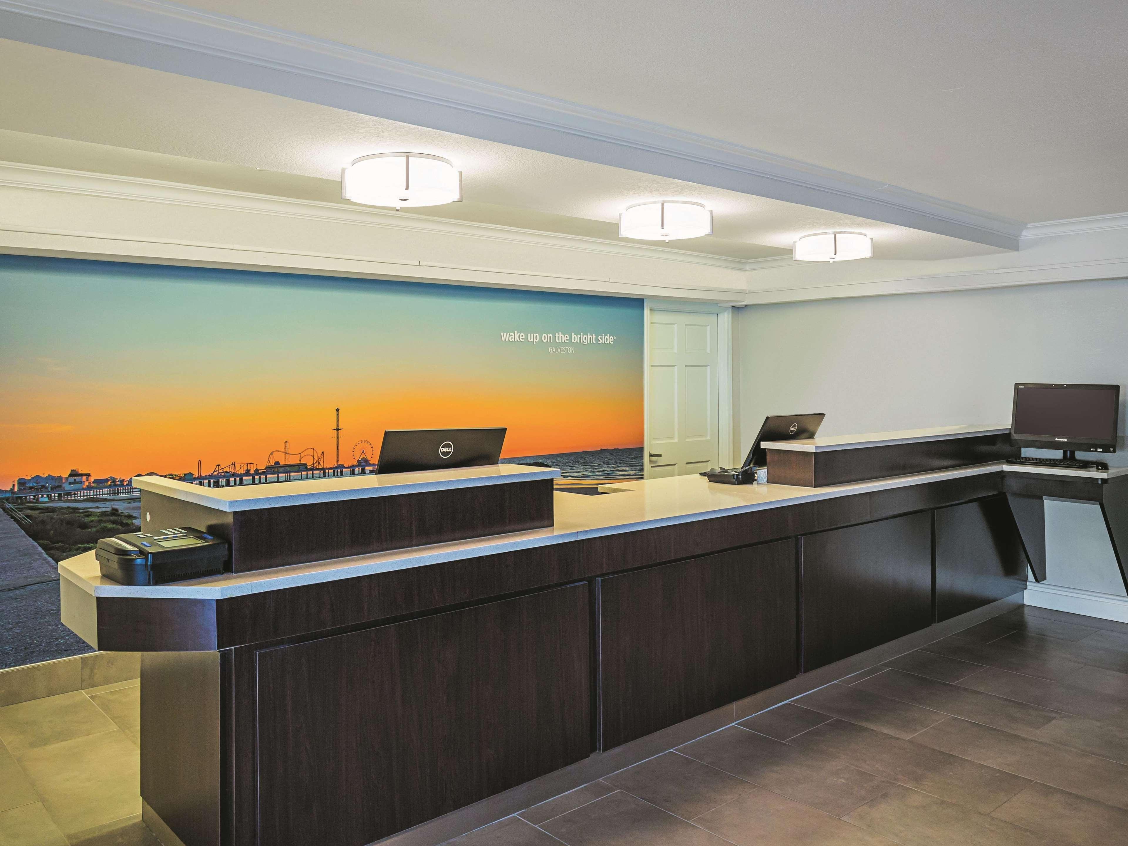 Vista Lobby Wingate by Wyndham Galveston Beachfront at the Seawall