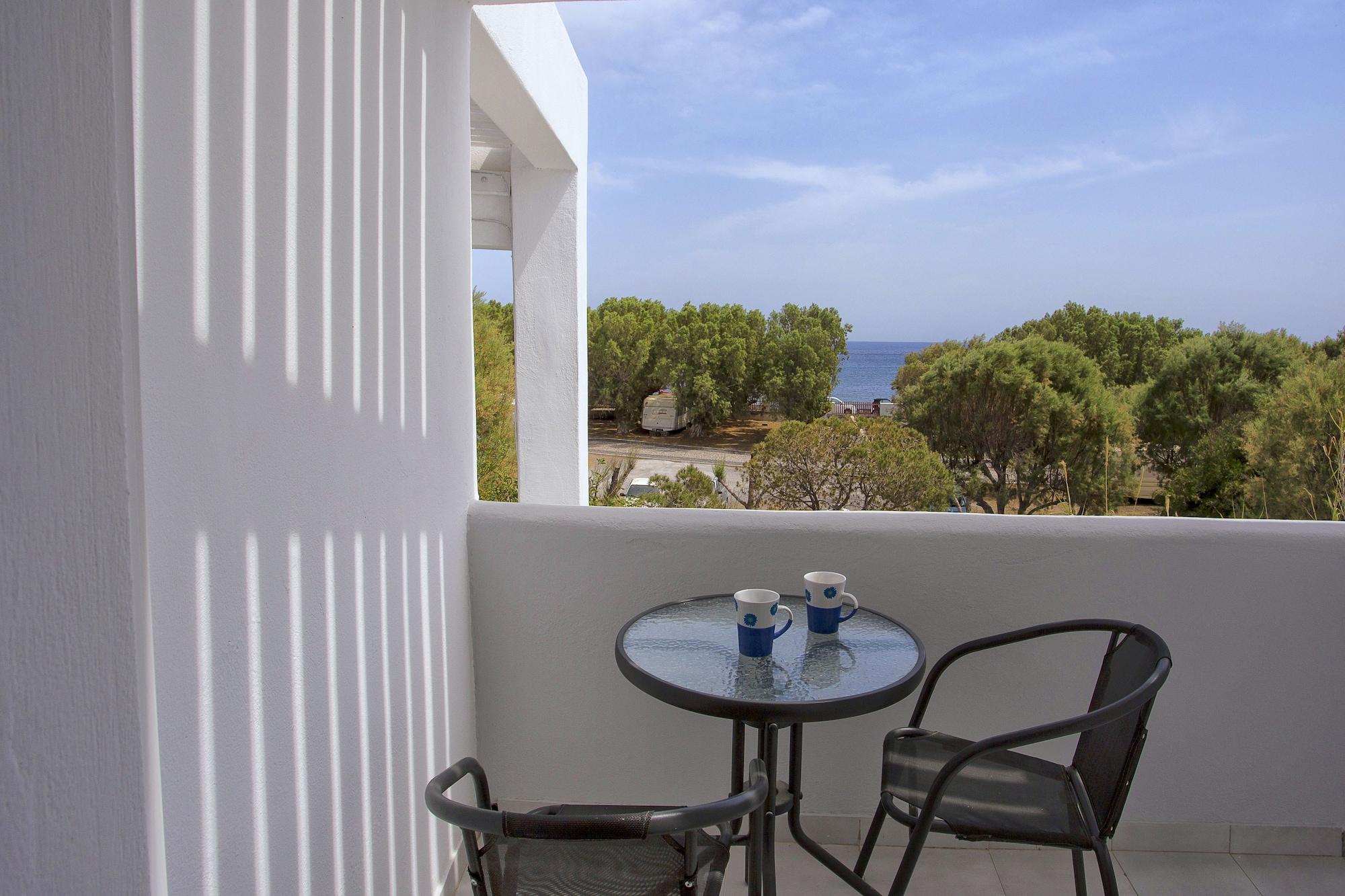 Equipamiento de Habitación Romani Studios Perissa