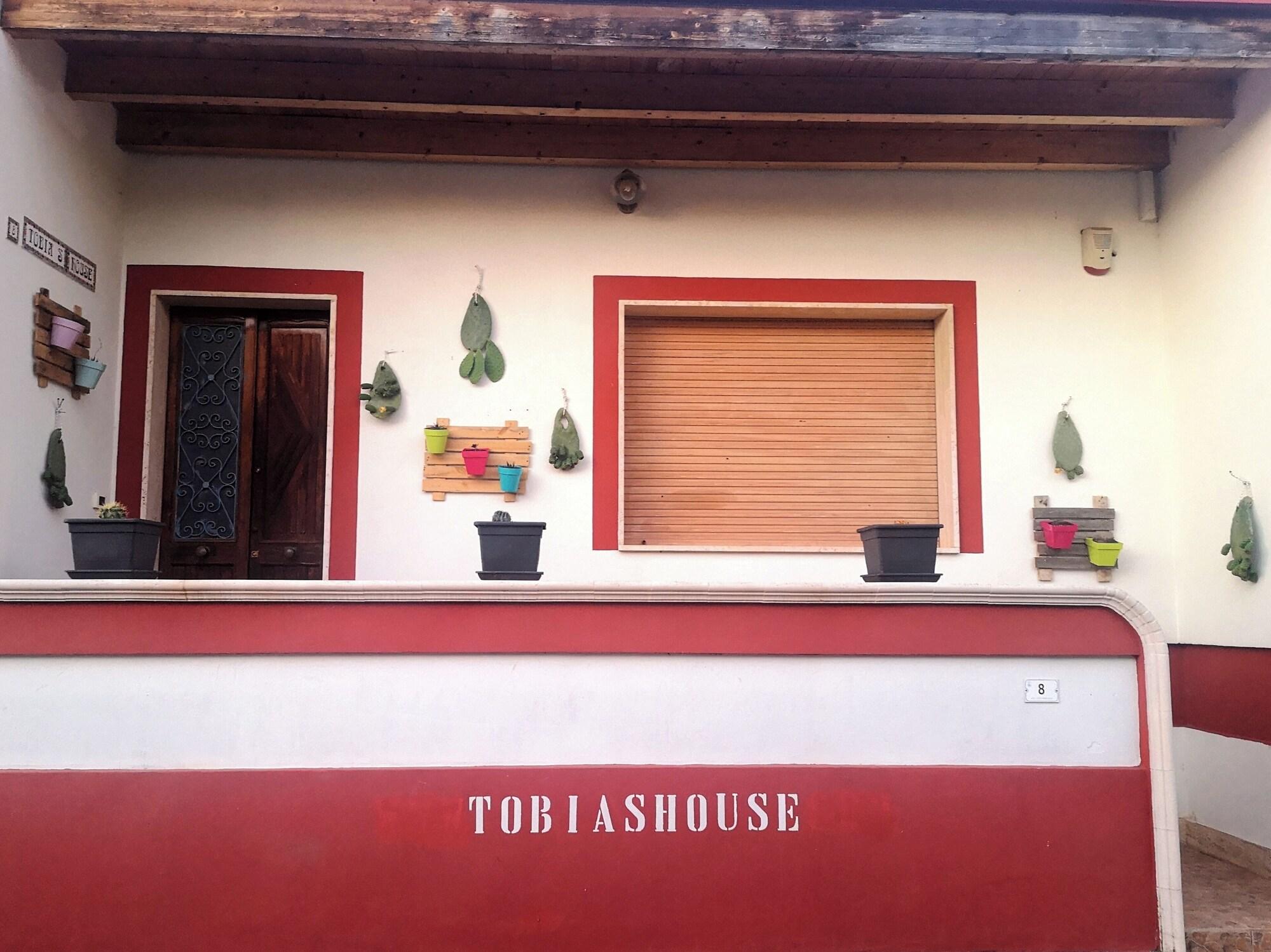 Vista Exterior Tobia's House