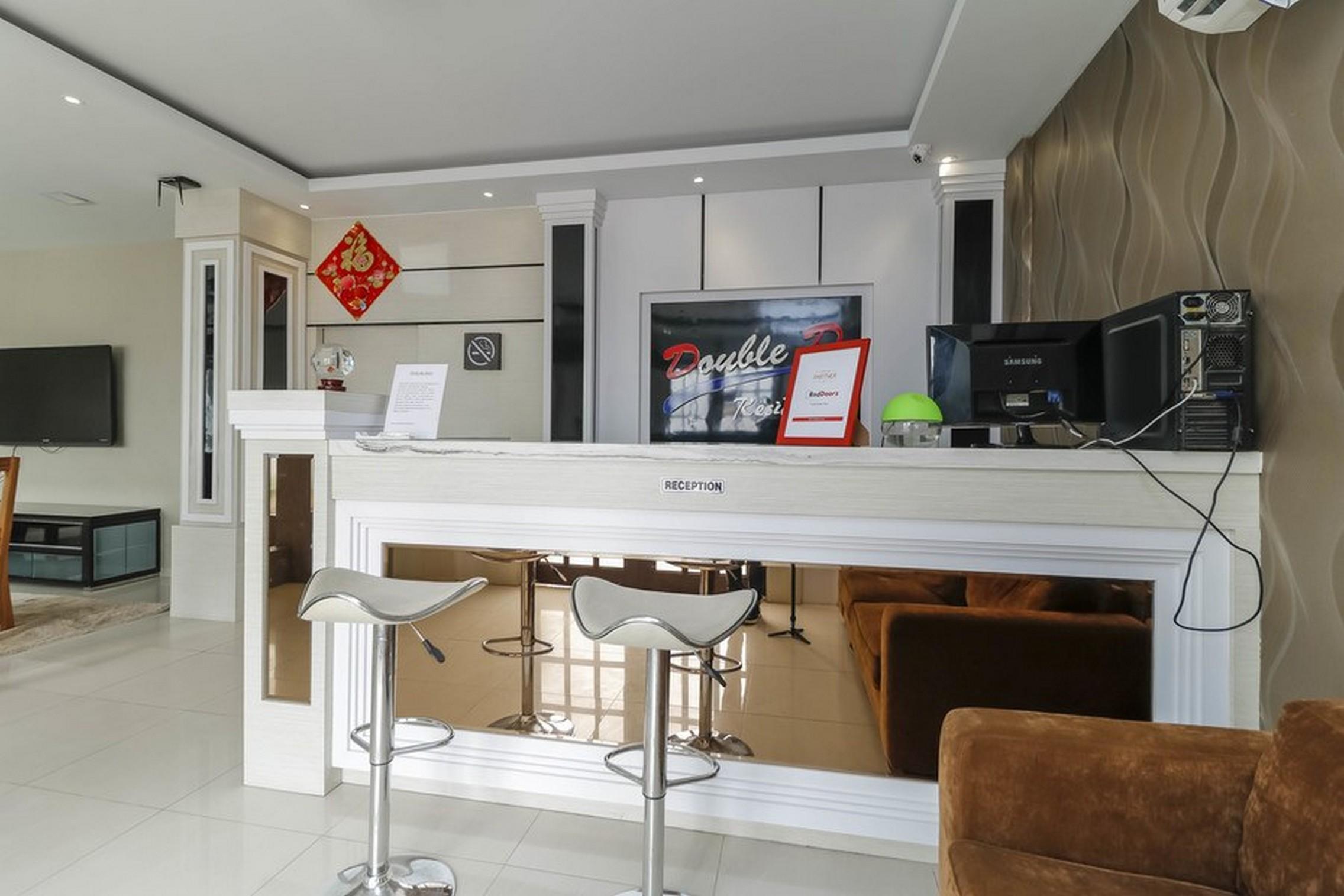 Vista Lobby RedDoorz @ Nagoya Indah