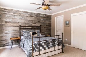 Alquiler Vacacional - Beautiful Remodeled Cabin w/ NEW HOT TUB!