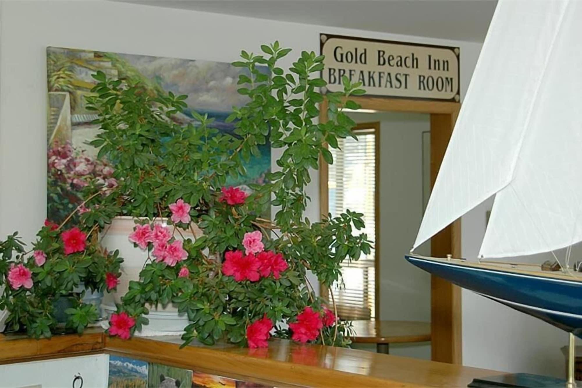 Vista Lobby Gold Beach Inn