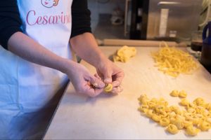 Actividad - Clase de Tortellini en grupos pequeños en casa de un local con almuerzo