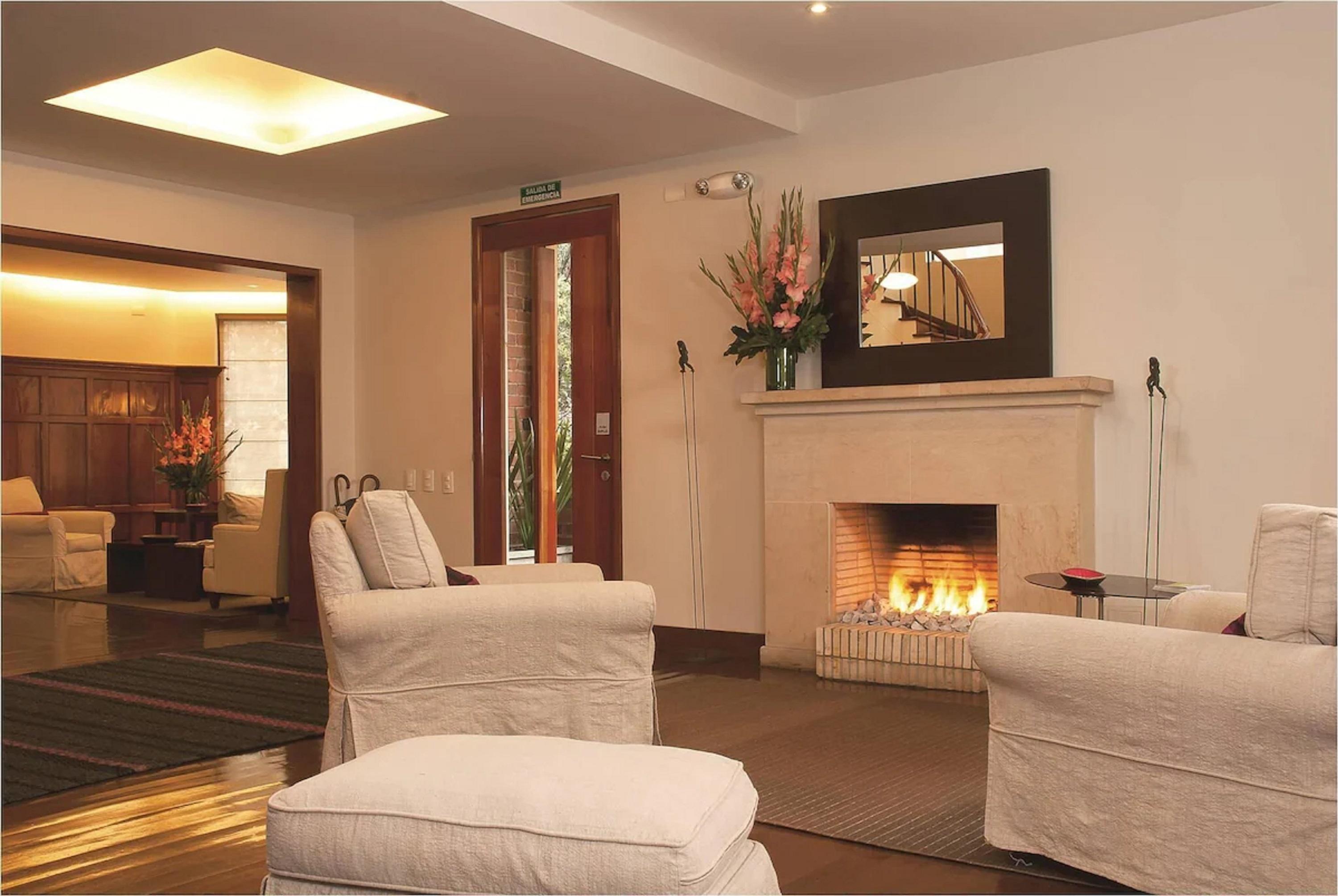 Vista Lobby Bh la Quinta- Suites