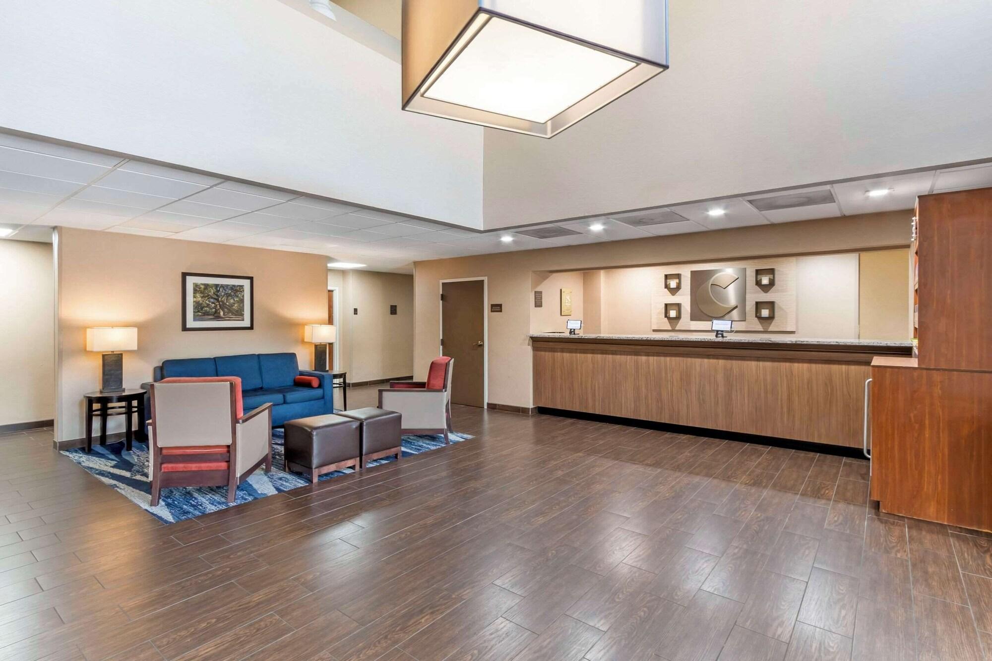 Vista Lobby Comfort Inn Summerville - Charleston