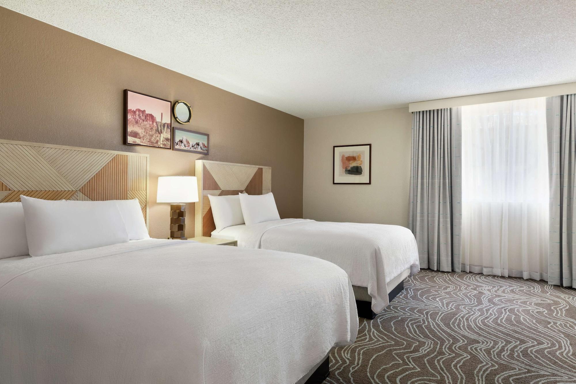 Habitación Embassy Suites by Hilton Phoenix Tempe
