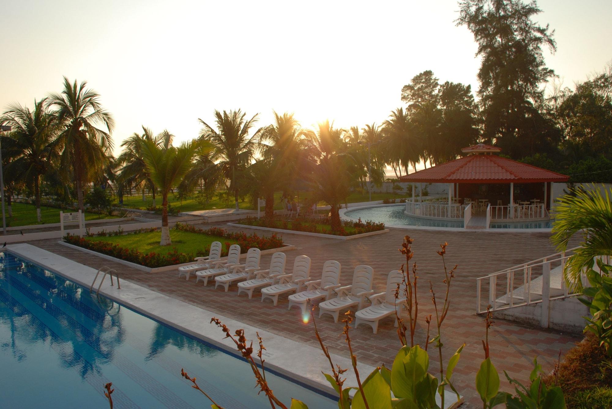 Vista Piscina Hotel Bahia Dorada