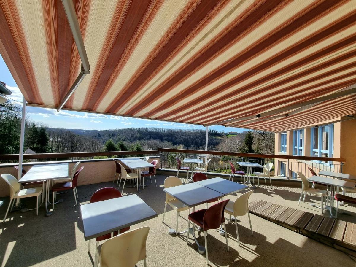 Varios Logis Hotel Du Lac