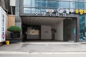 Alojamiento - Pharos Hotel