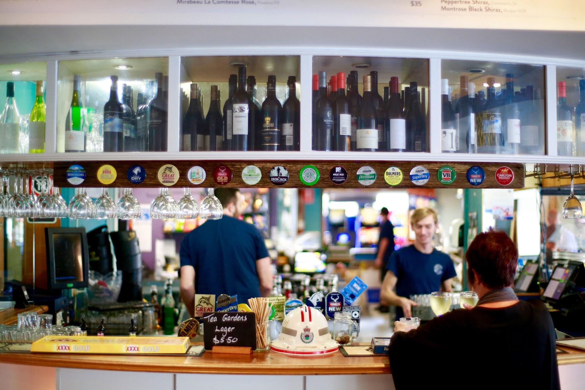 Bar/Salón Tea Gardens Hotel