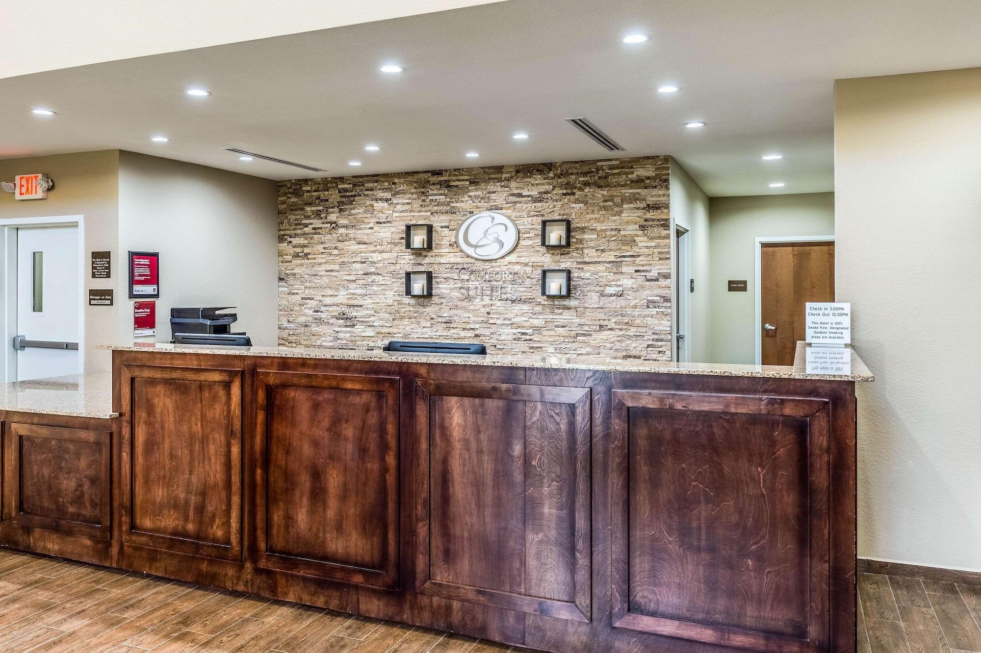 Vista Lobby Comfort Suites
