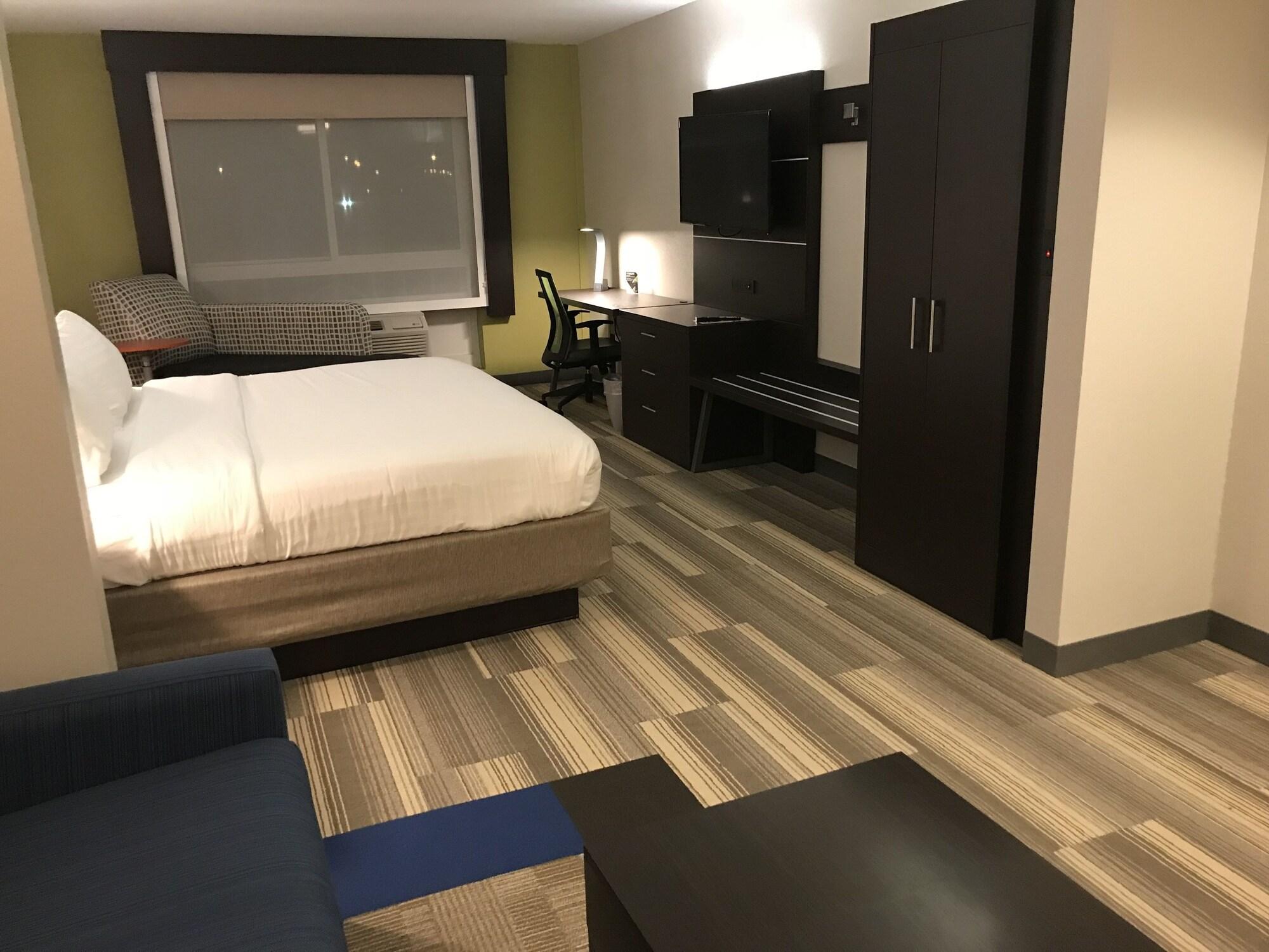 Habitación Holiday Inn Express Hotel & Suites Canton by IHG