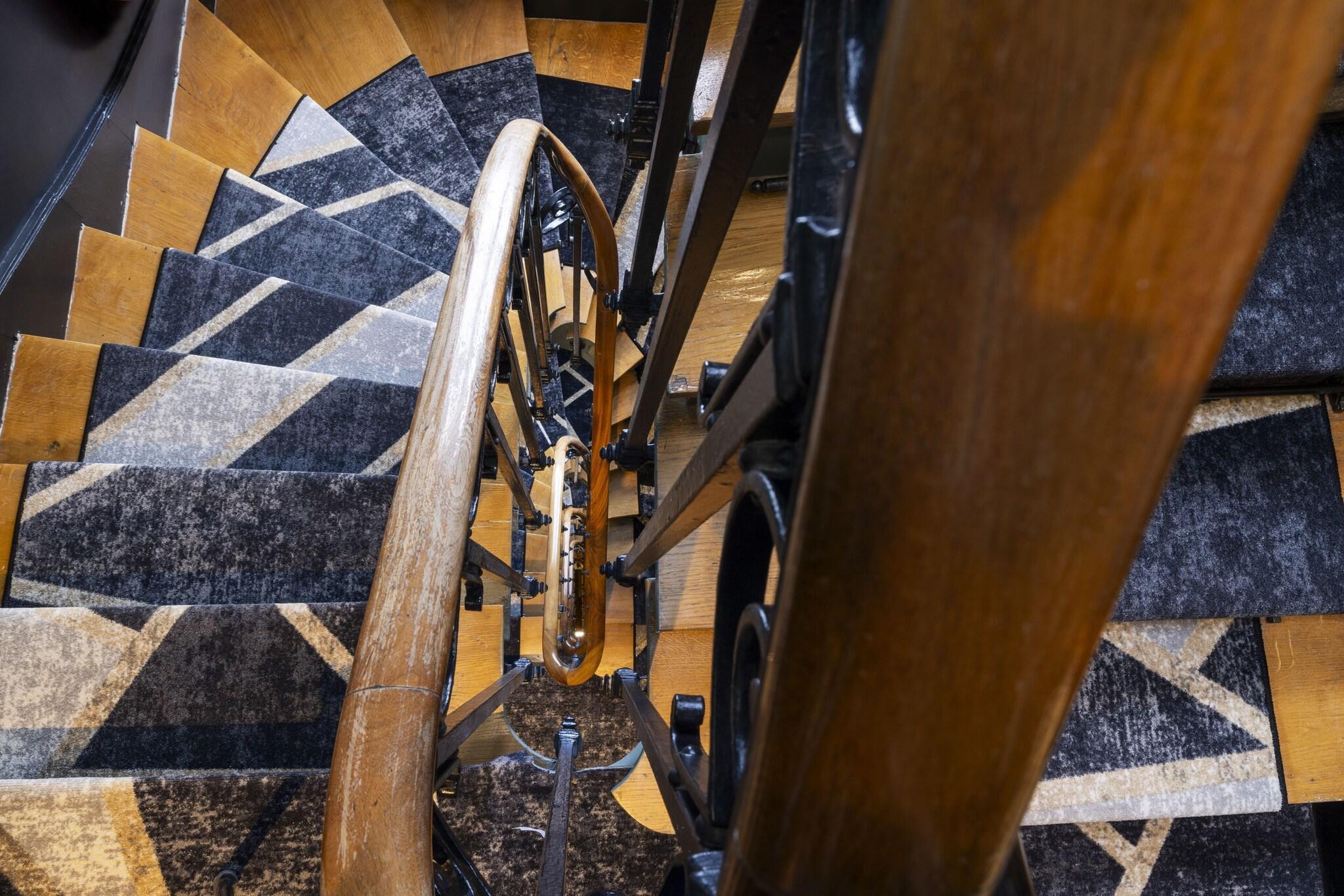 Varios Hotel Aiglon
