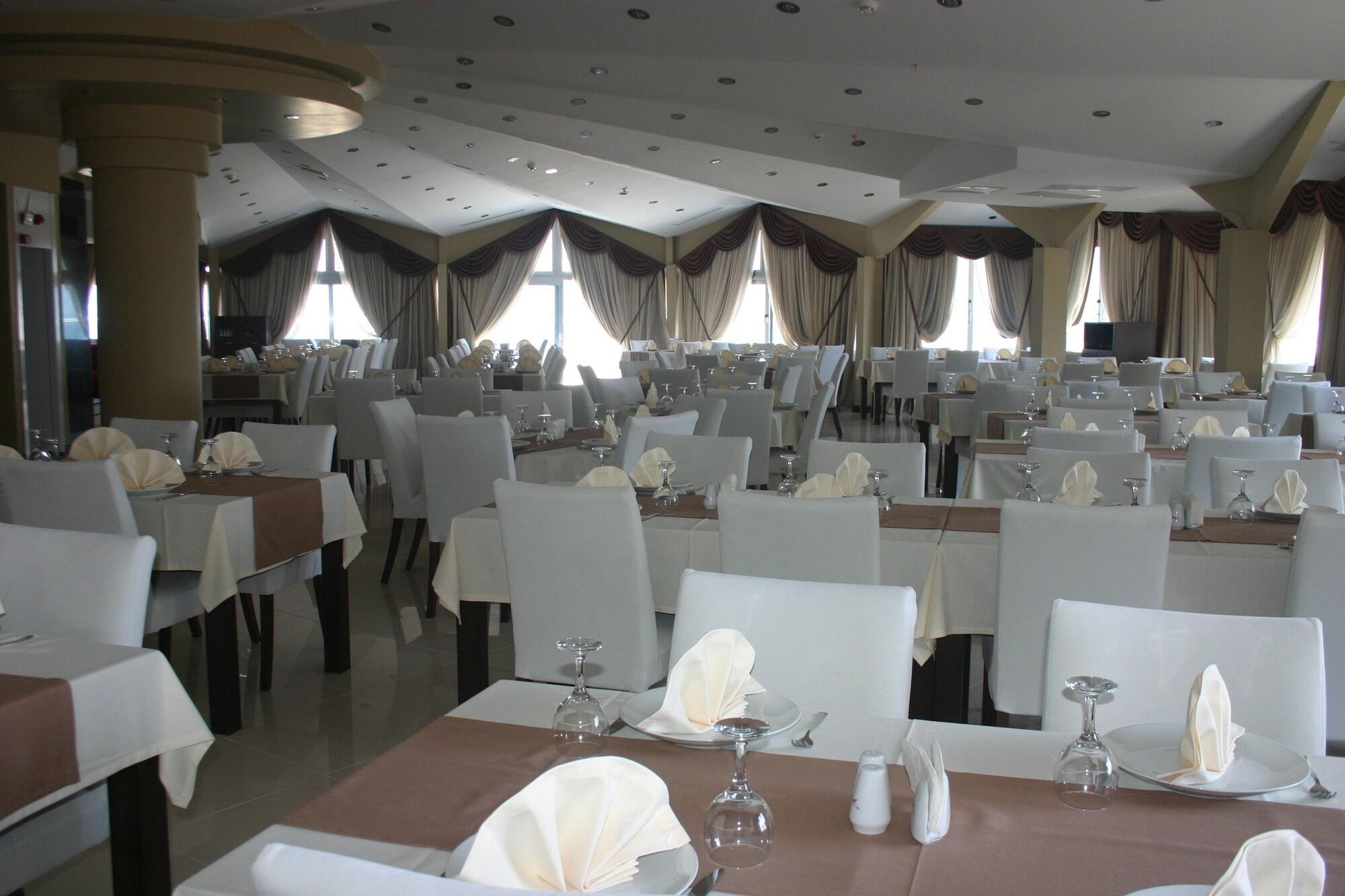 Restaurant Grand Ahos Hotel
