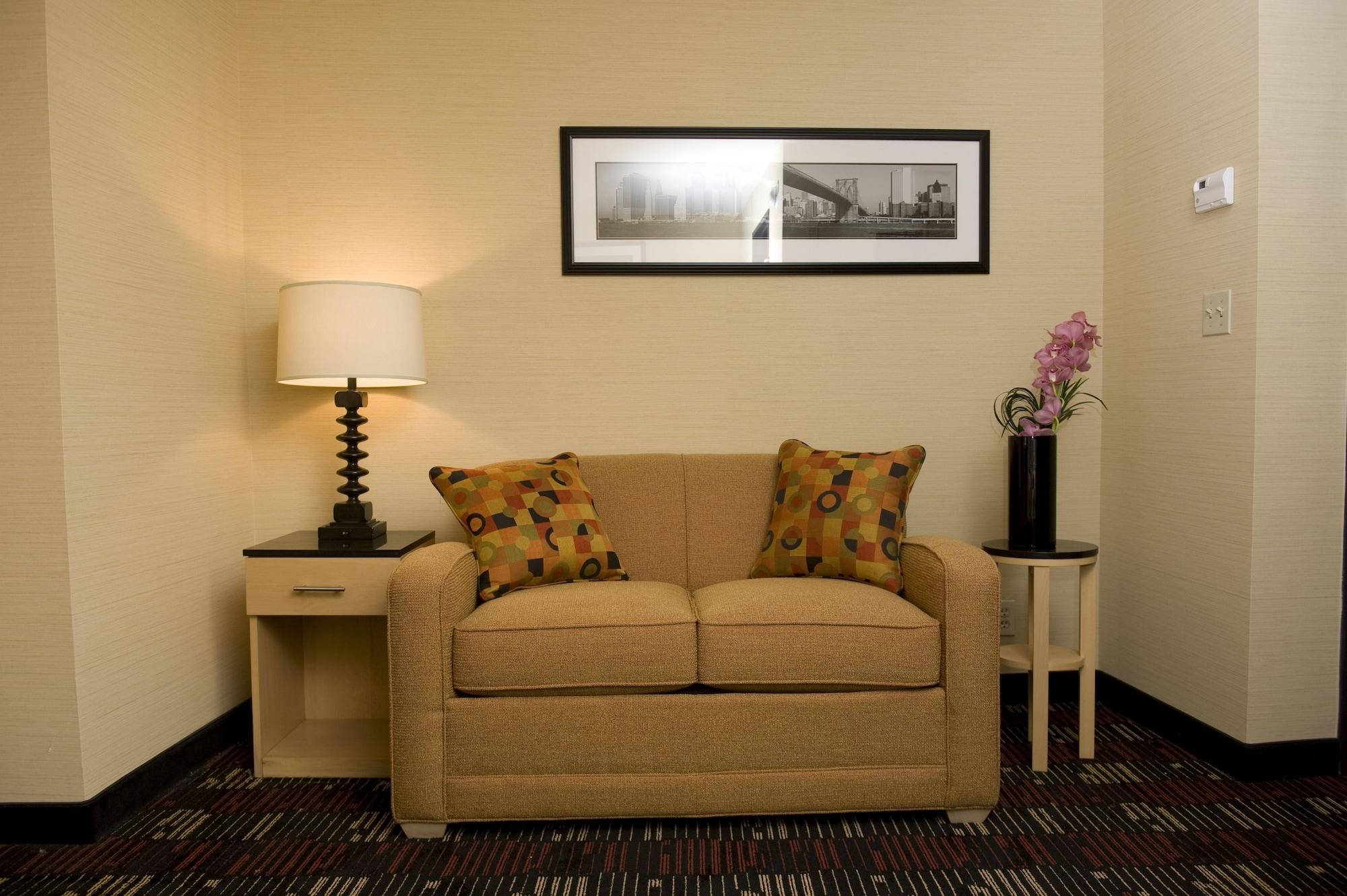 Vista Lobby Holiday Inn Express New York City- Wall Street by IHG
