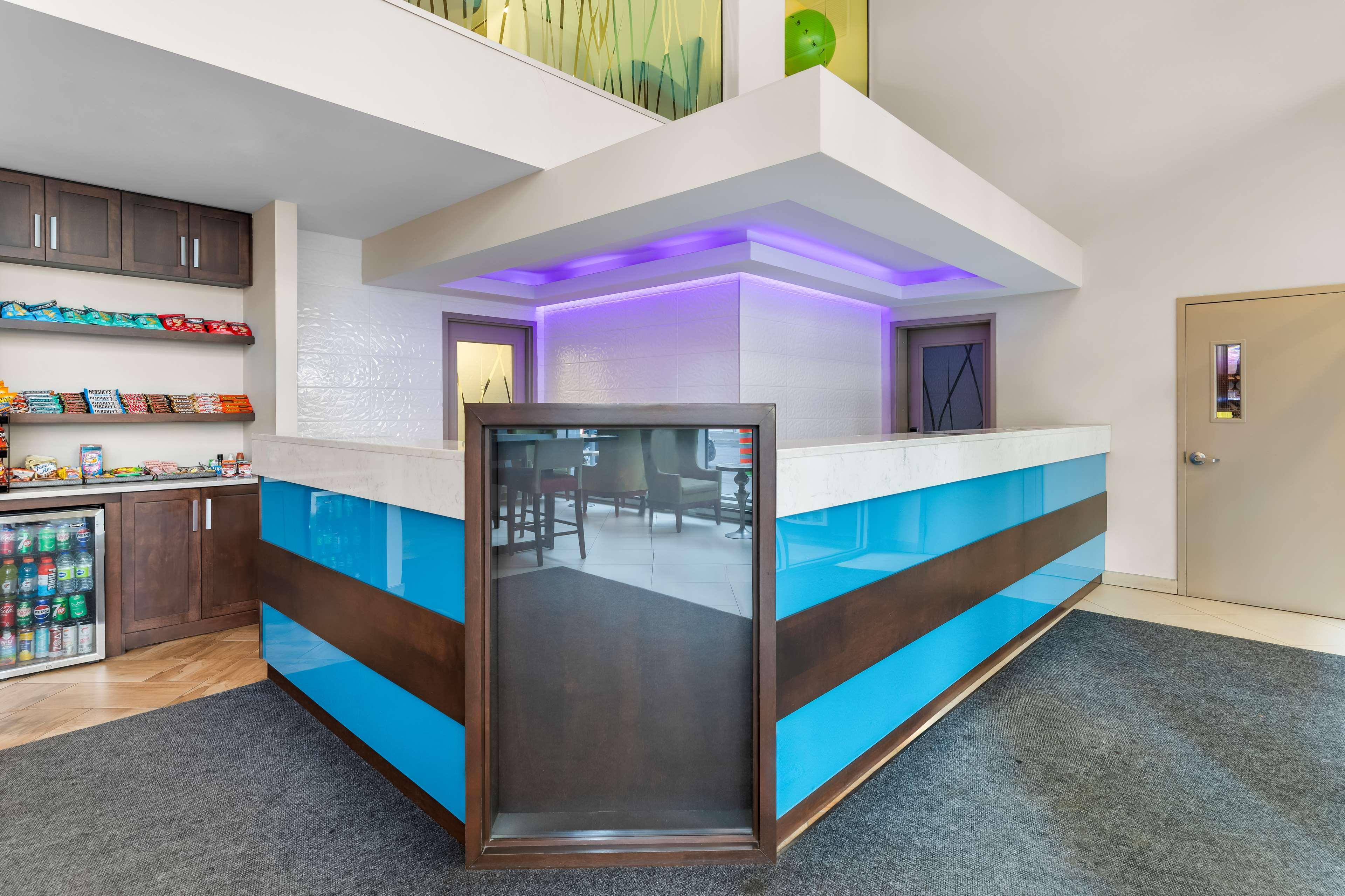 Vista Lobby Best Western Plus Hotel Montreal