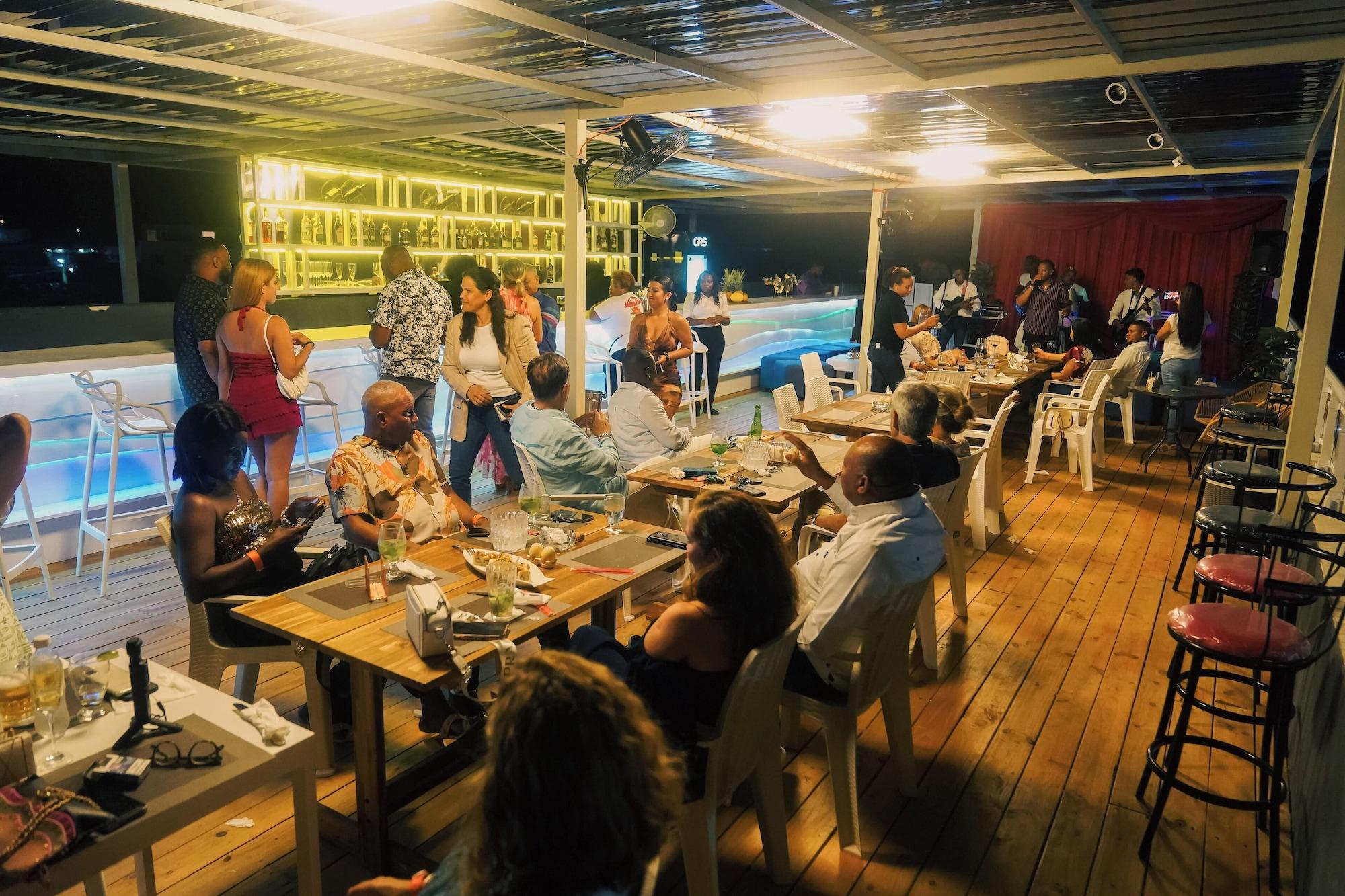 Bar/Salón Soficu Hotel On The Beach