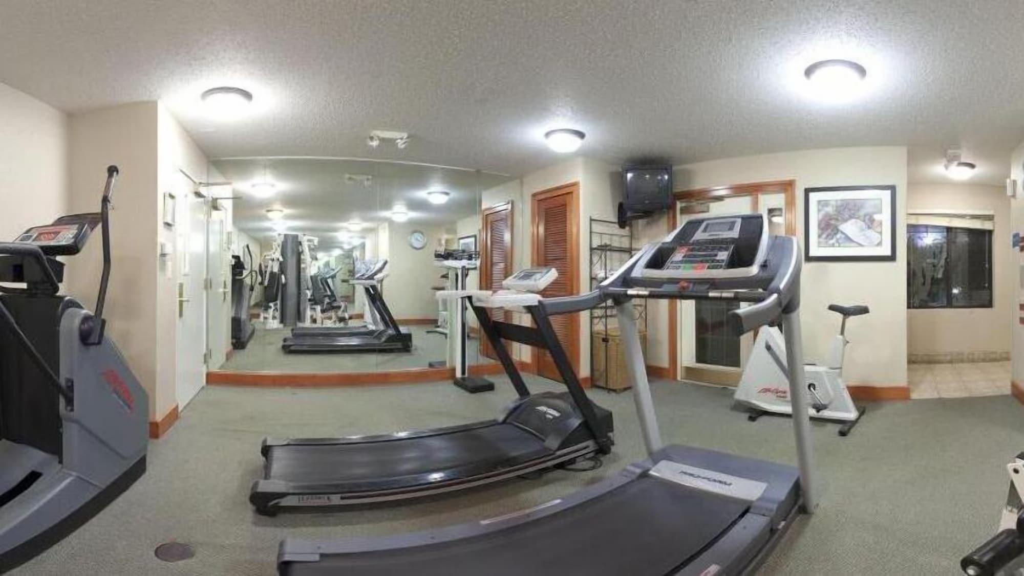 Gimnasio Staybridge Suites Detroit-Utica by IHG