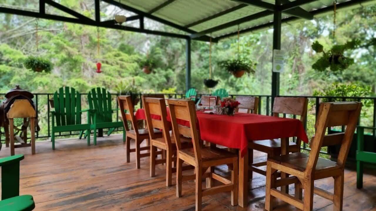 Sala de Reuniones Cabañas Alla Arriba
