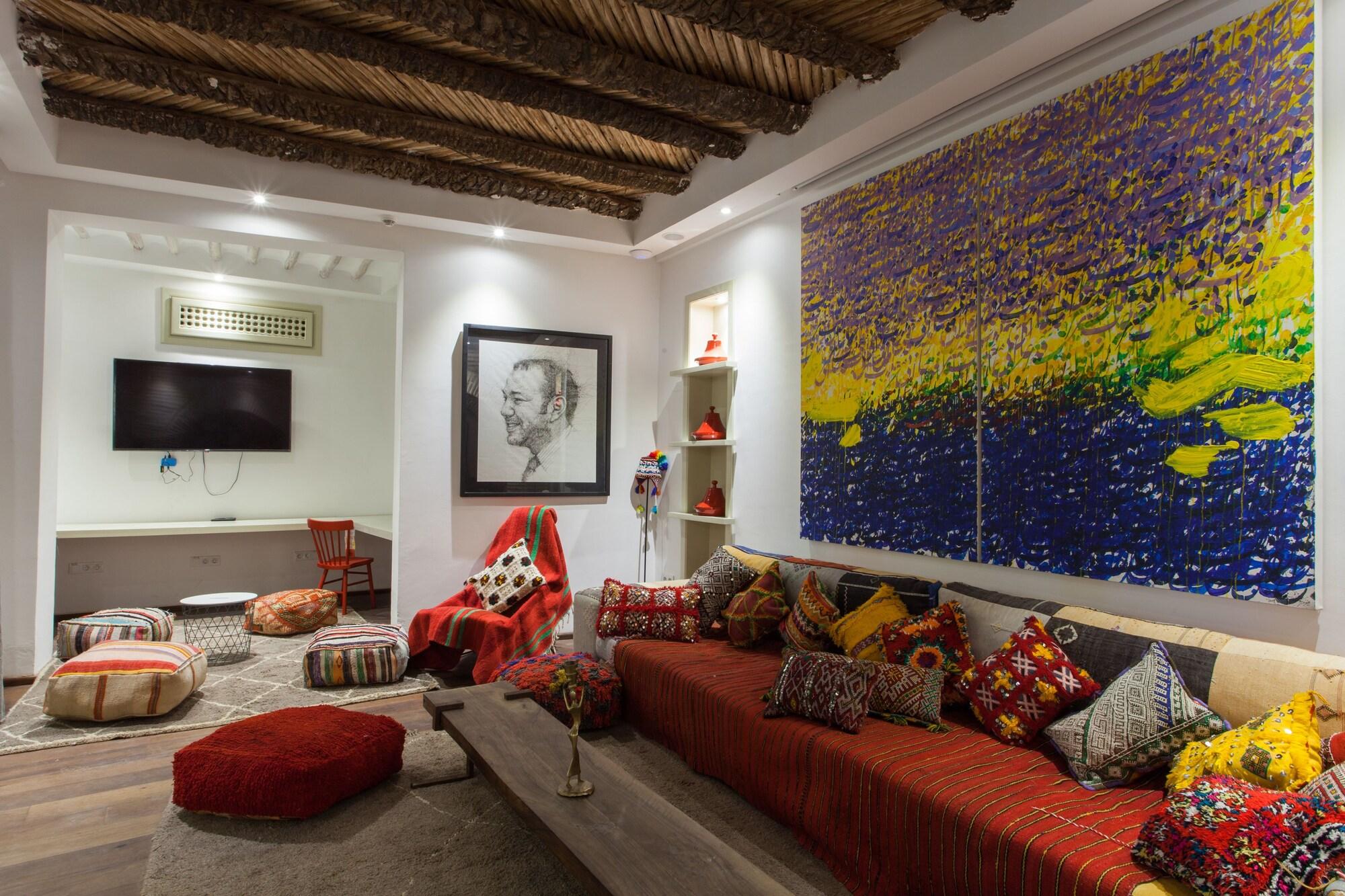 Vista Lobby BCK Art Riad