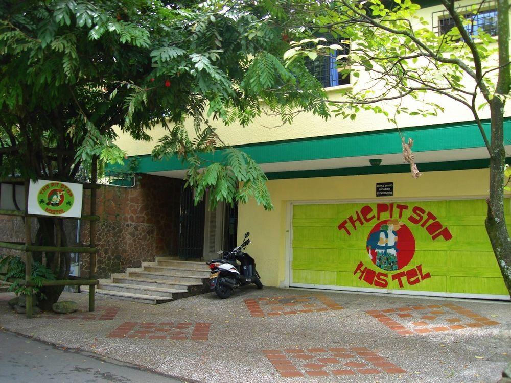 Vista Exterior Pitstop Guesthouse