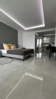 Alojamiento - Luxurious three-room apartment fully equipped with sea and beach view.