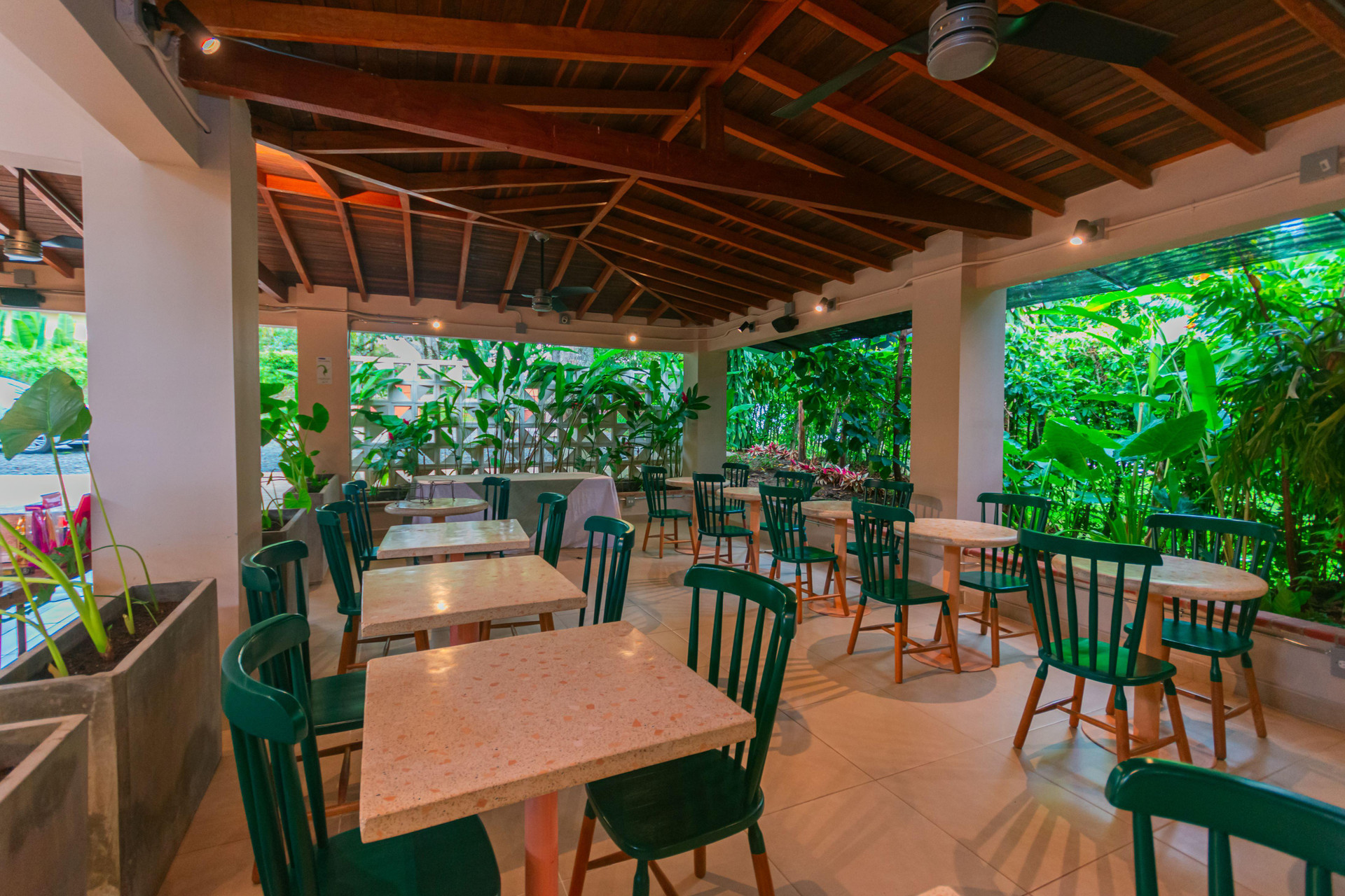 Restaurant Del Trópico Hotel By GyC Hotels