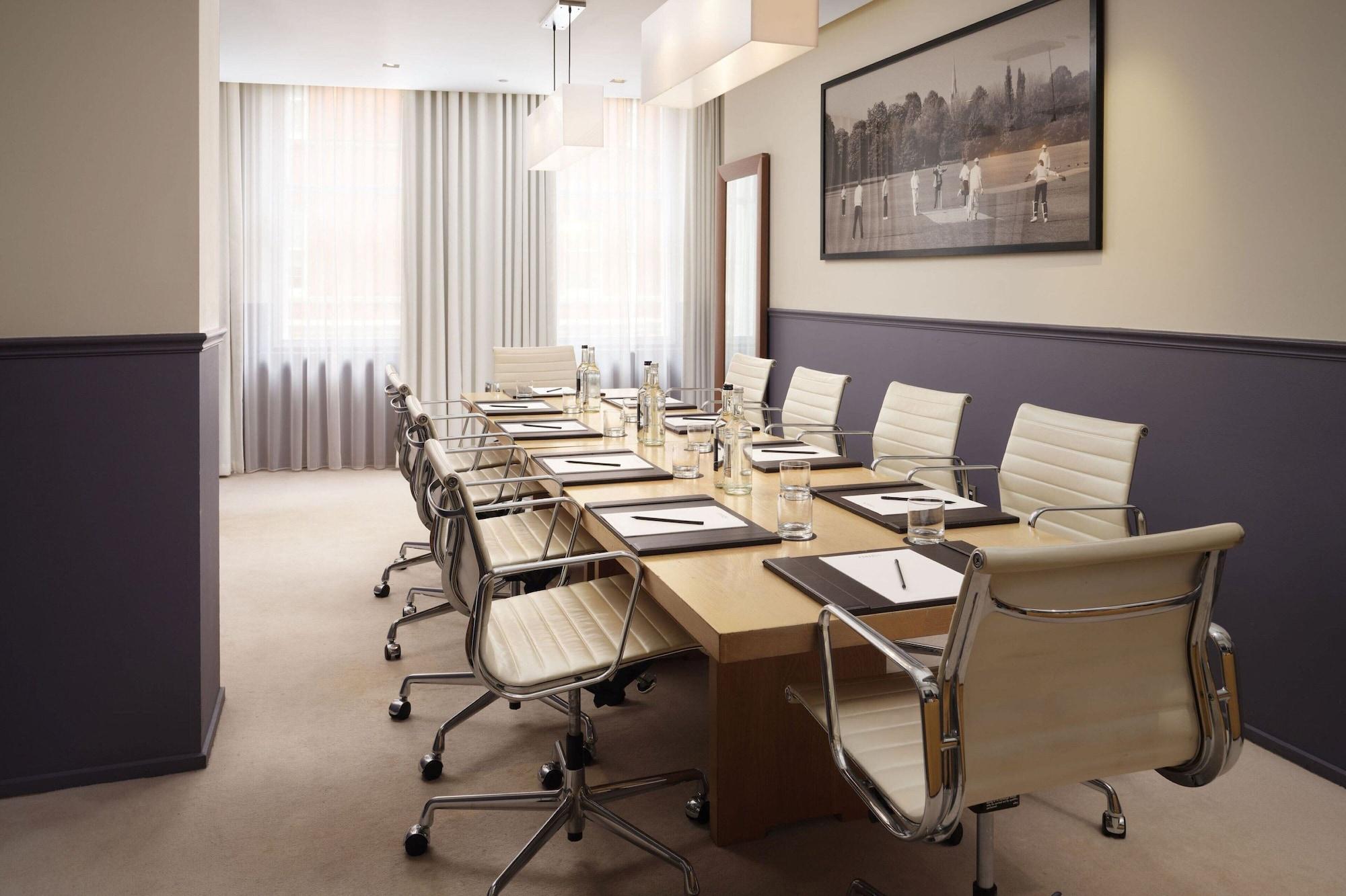 Sala de Reuniones The London EDITION