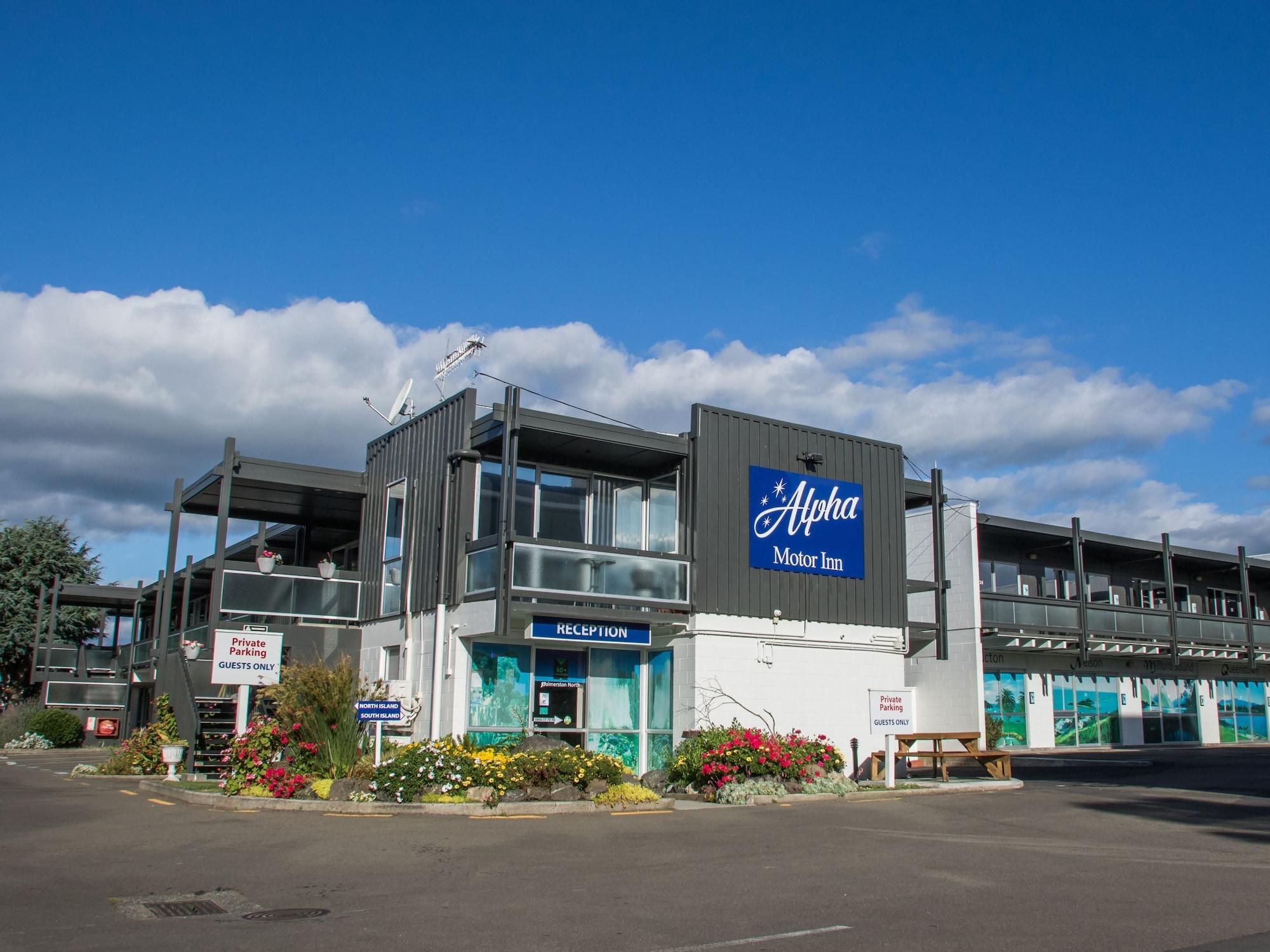 Varios Alpha Motor Inn