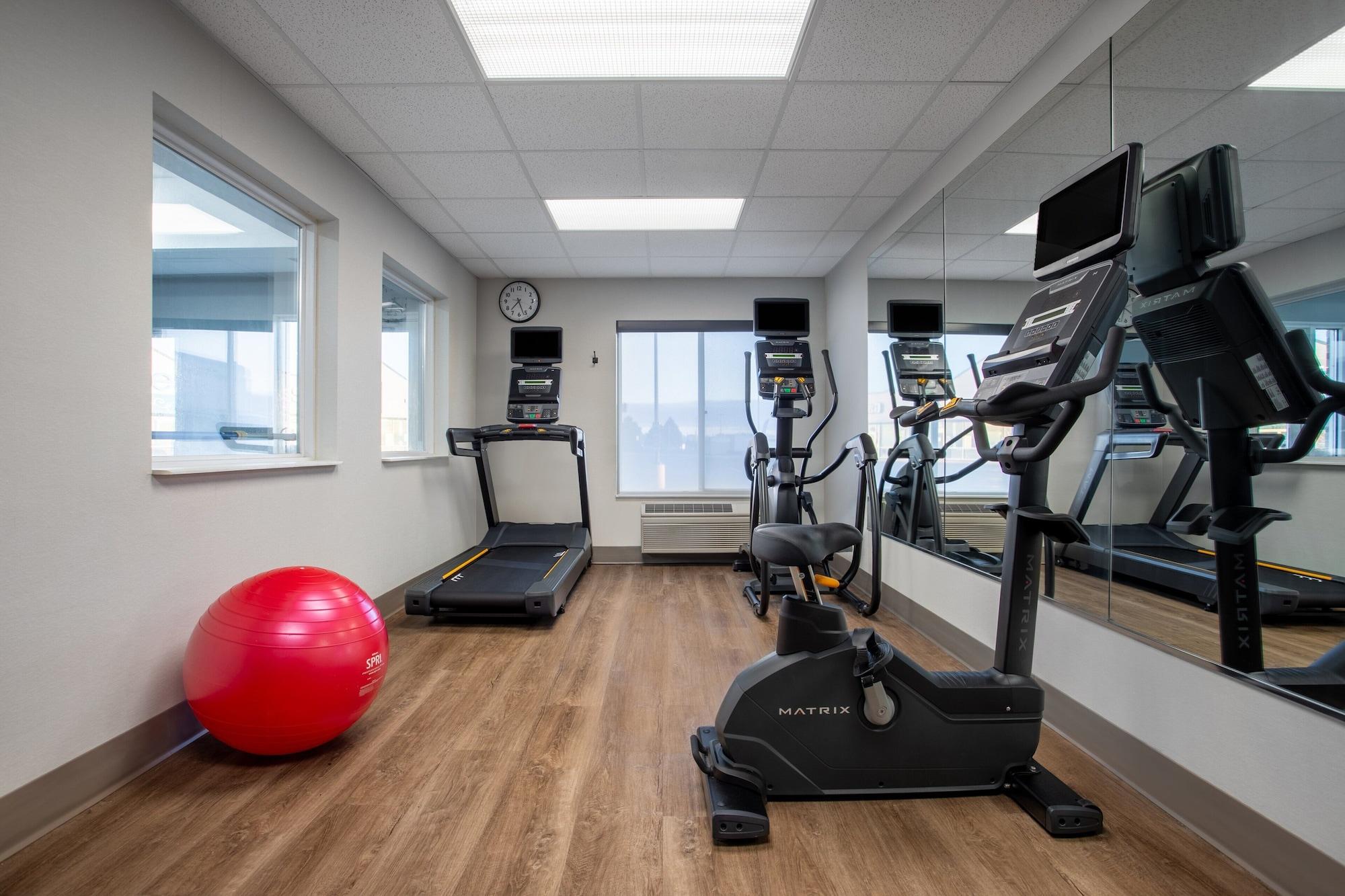 Gimnasio Holiday Inn Express Hotel & Suites Clinton by IHG