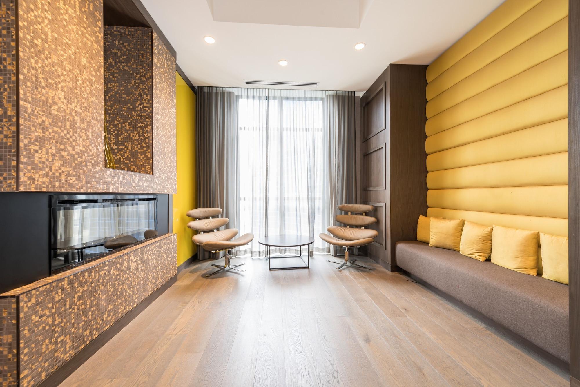 Vista Lobby Grand Royal Condos - CN Tower