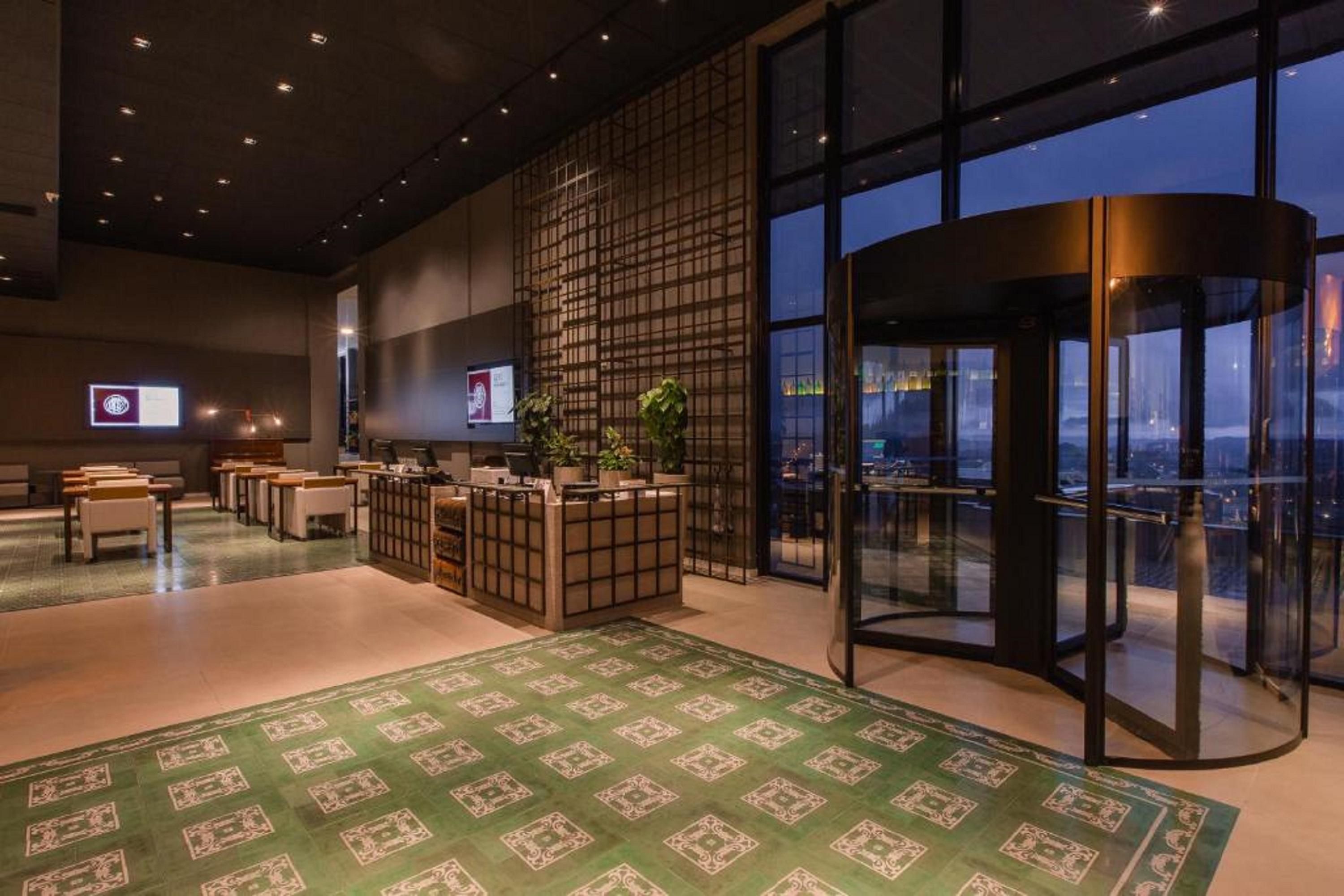 Vista Lobby Dall'Onder Ski Hotel
