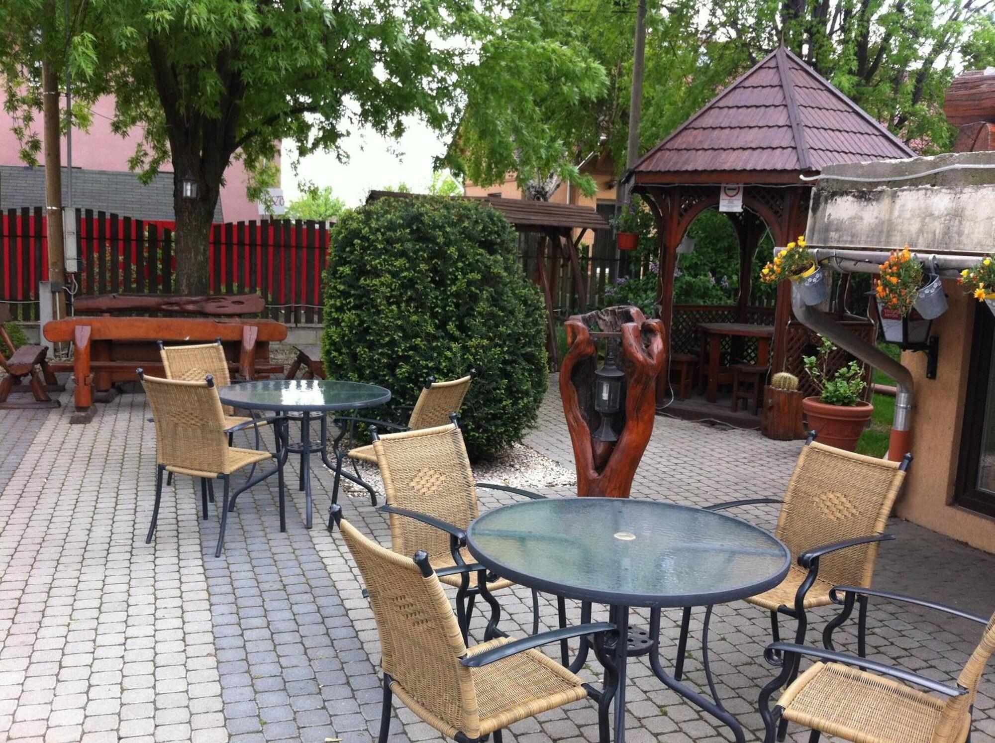 Restaurant Sarokház Panzió