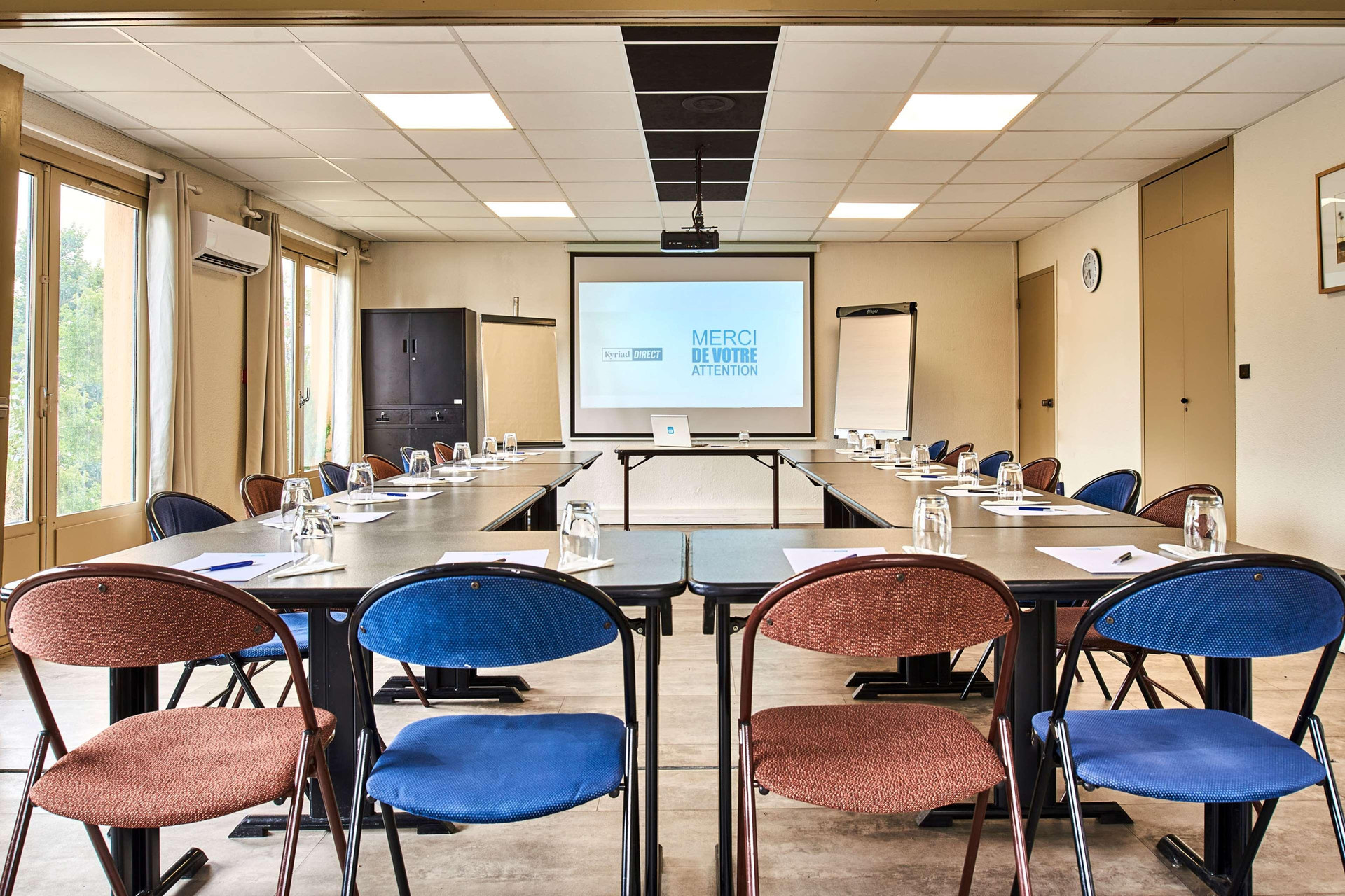 Centro de Negocios Kyriad Direct Lyon Sud - Chasse Sur Rhône