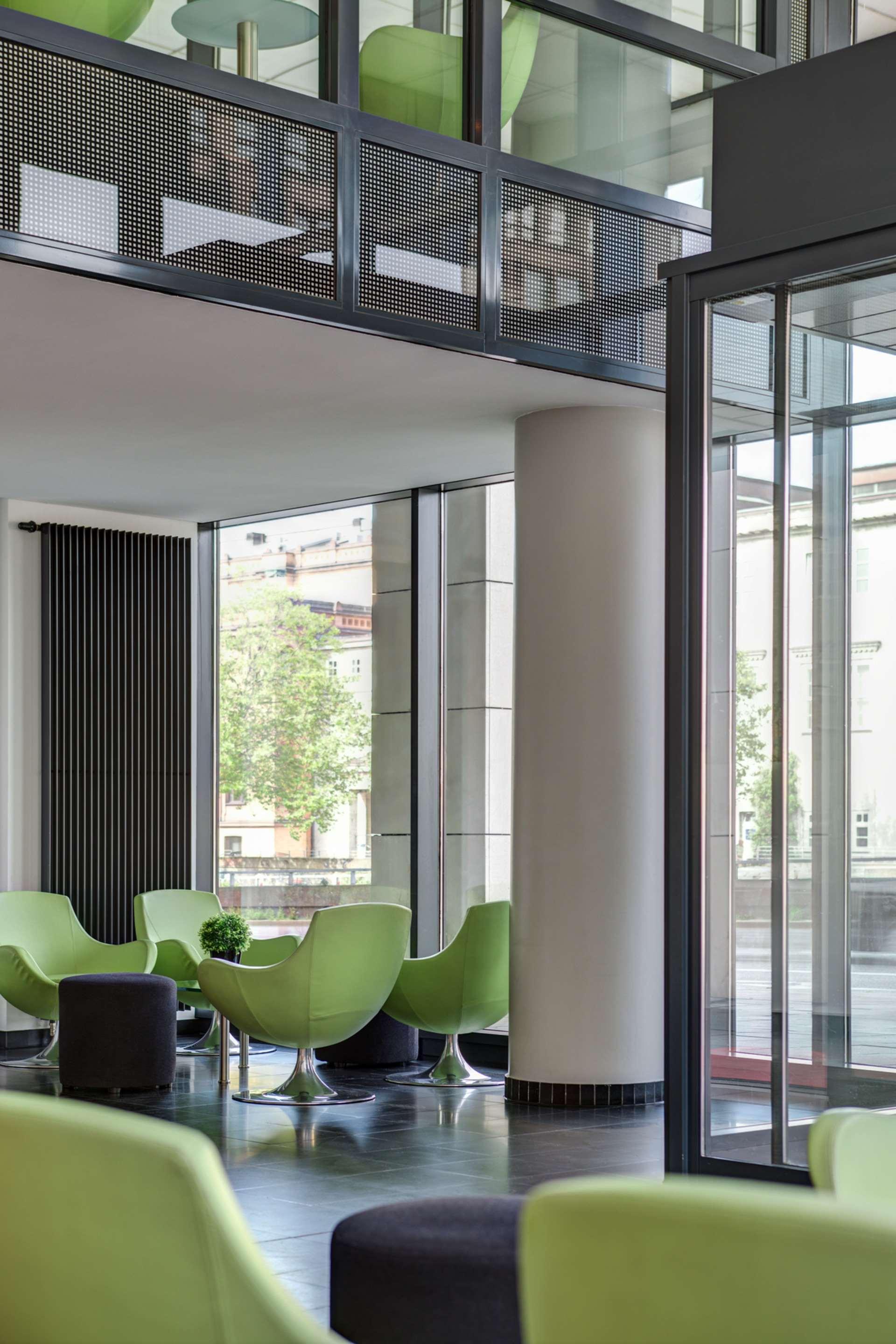 Vista Lobby IntercityHotel Hamburg Hauptbahnhof