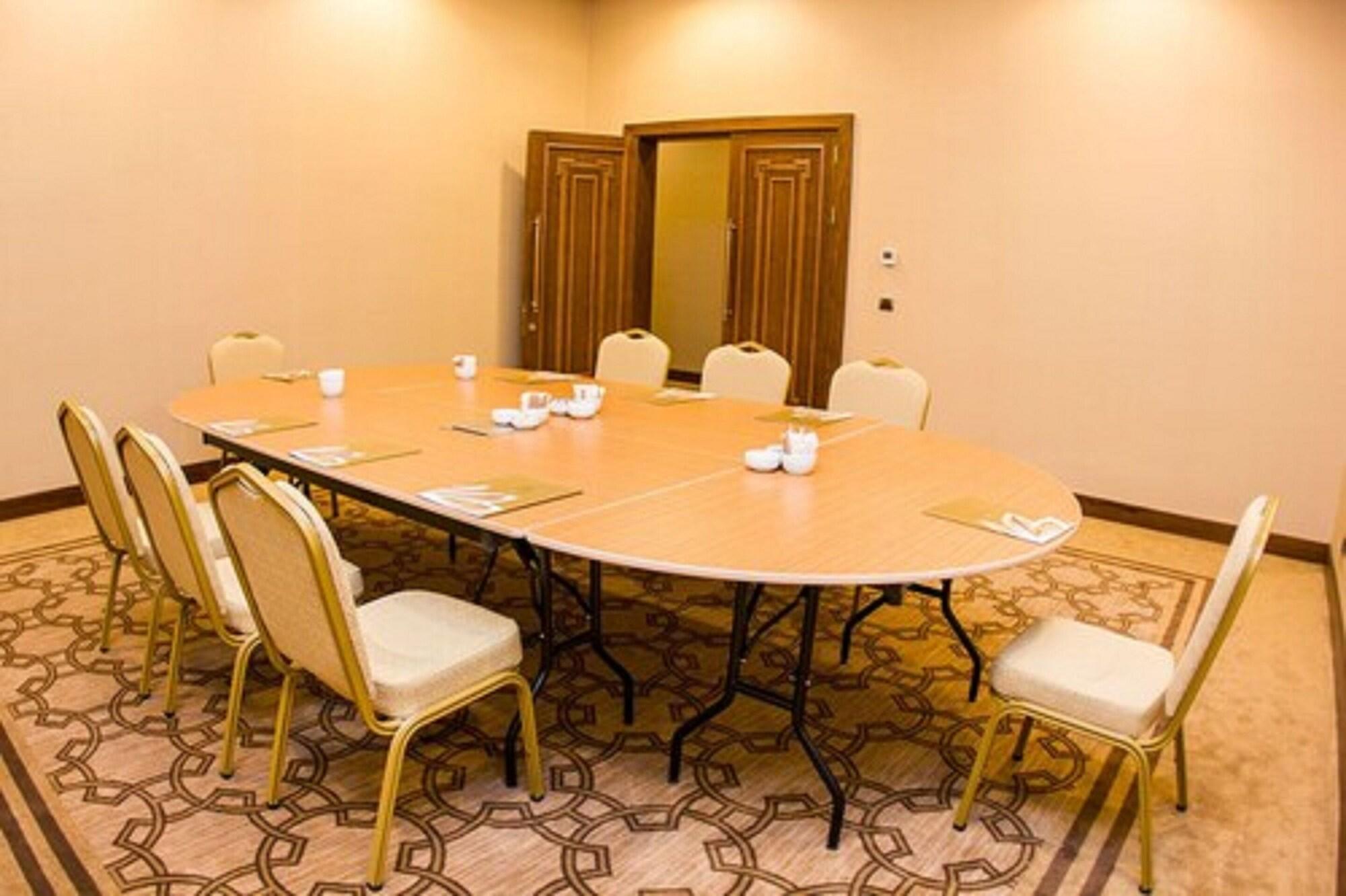 Centro de Negocios Barida Hotels