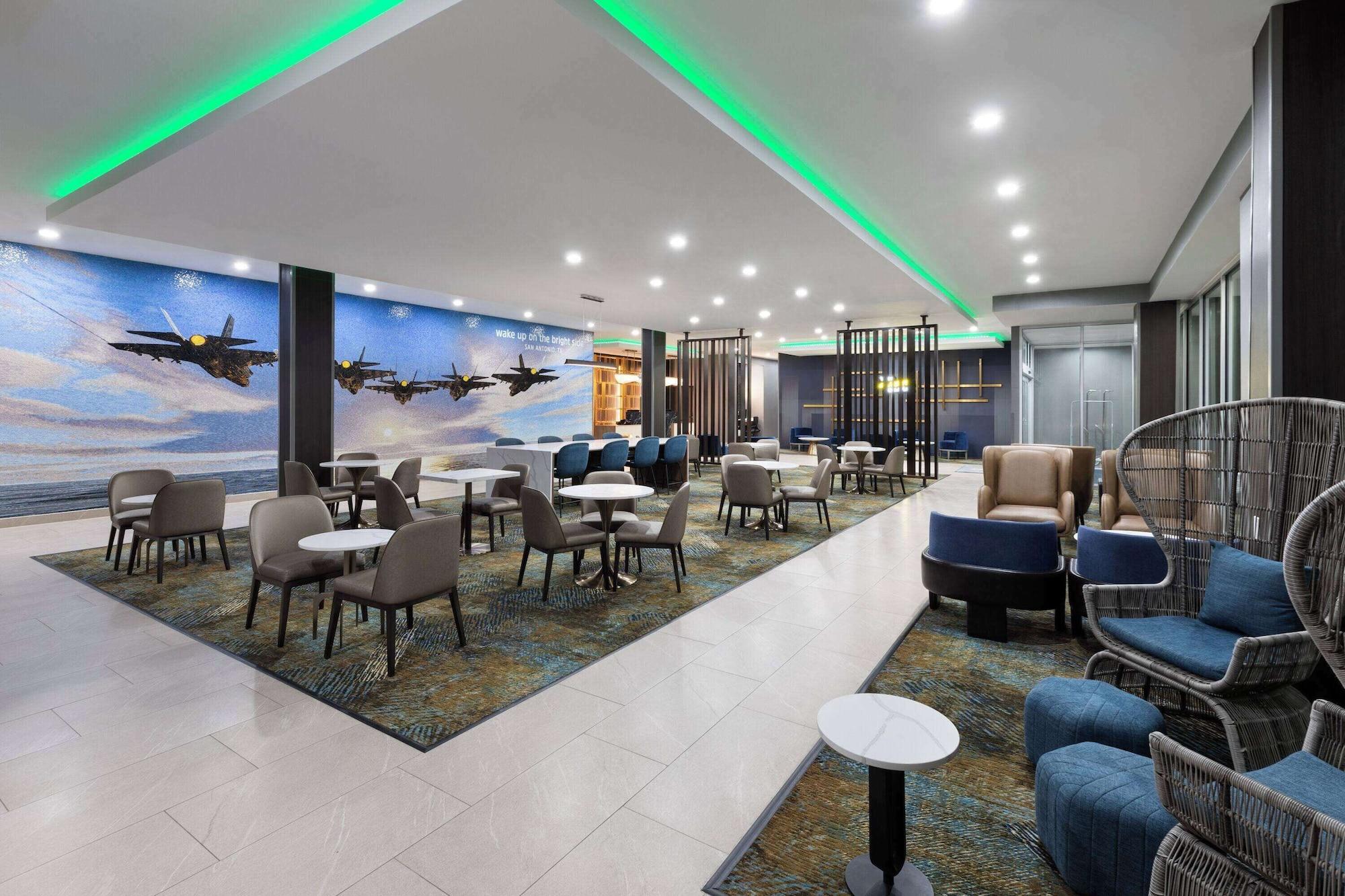 Vista Lobby La Quinta Inn & Suites By Wyndham San Antonio At The Rim