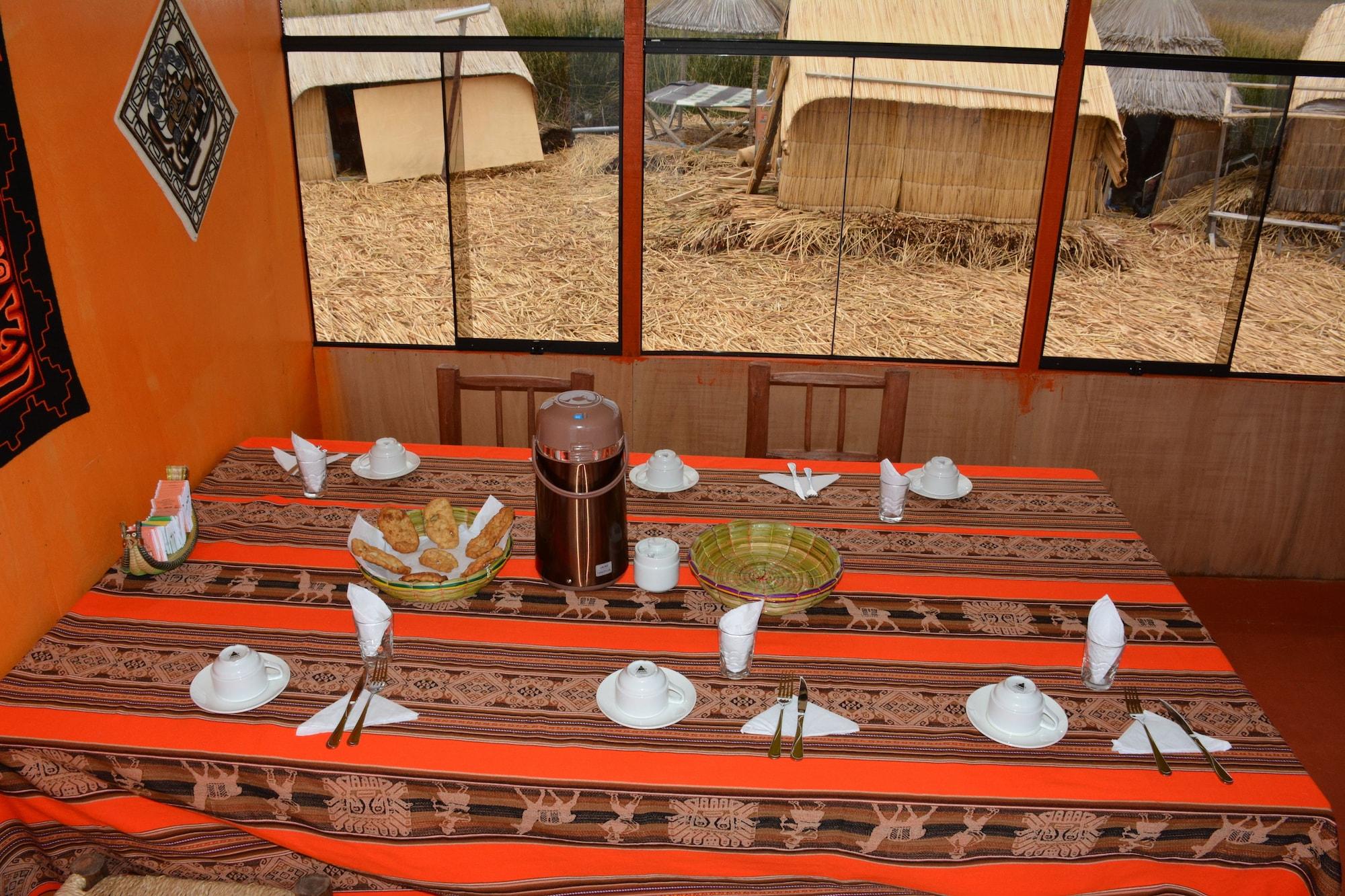 Restaurant Uros Aruntawi Lodge