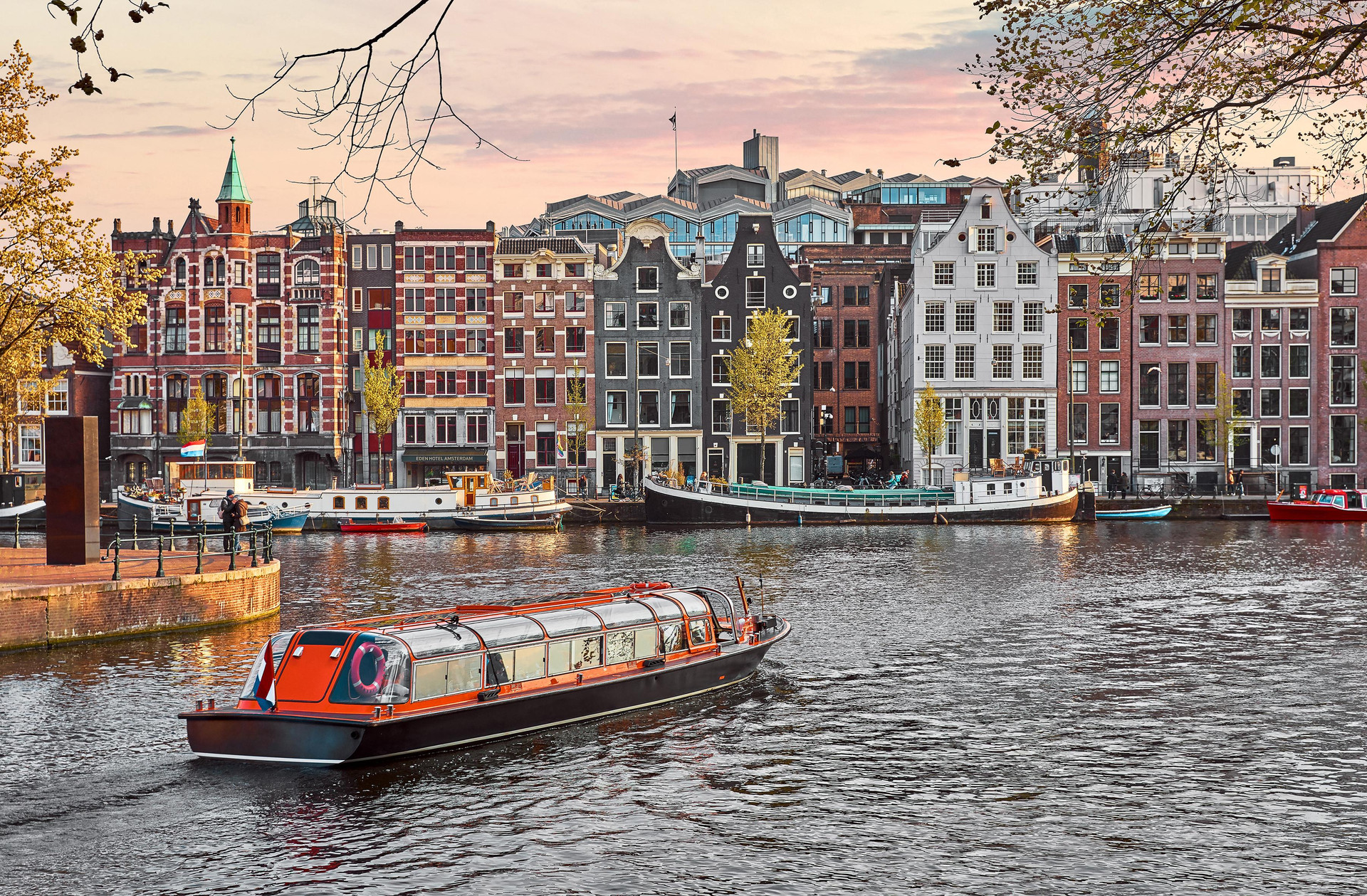 Vista Exterior NYX Hotel Amsterdam Rembrandt Square