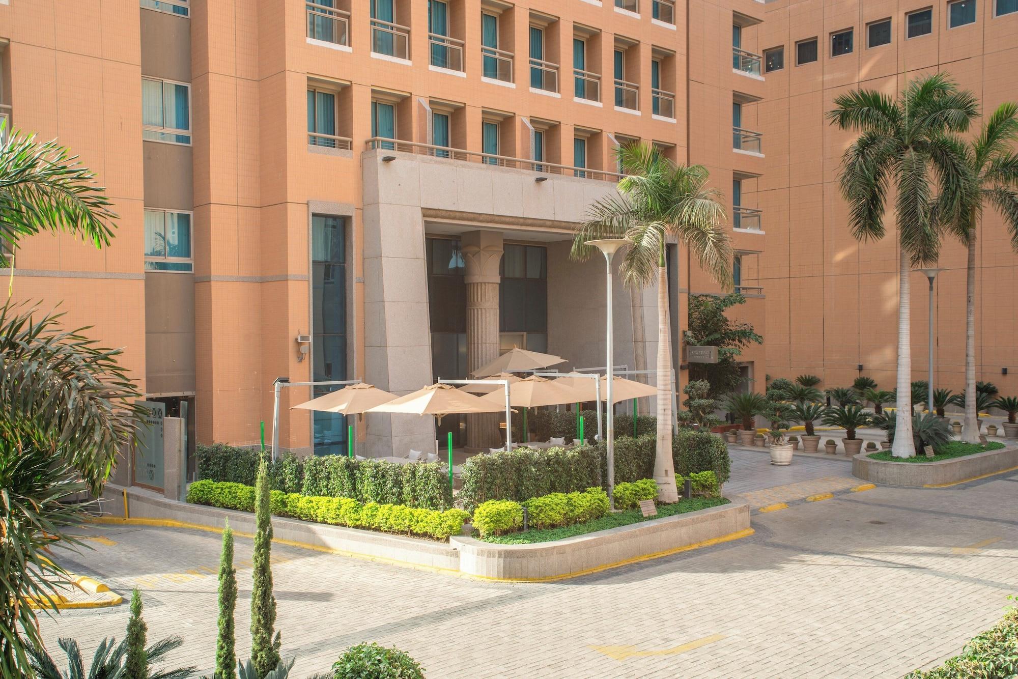 Vista Exterior Staybridge Suites Cairo Citystars by IHG