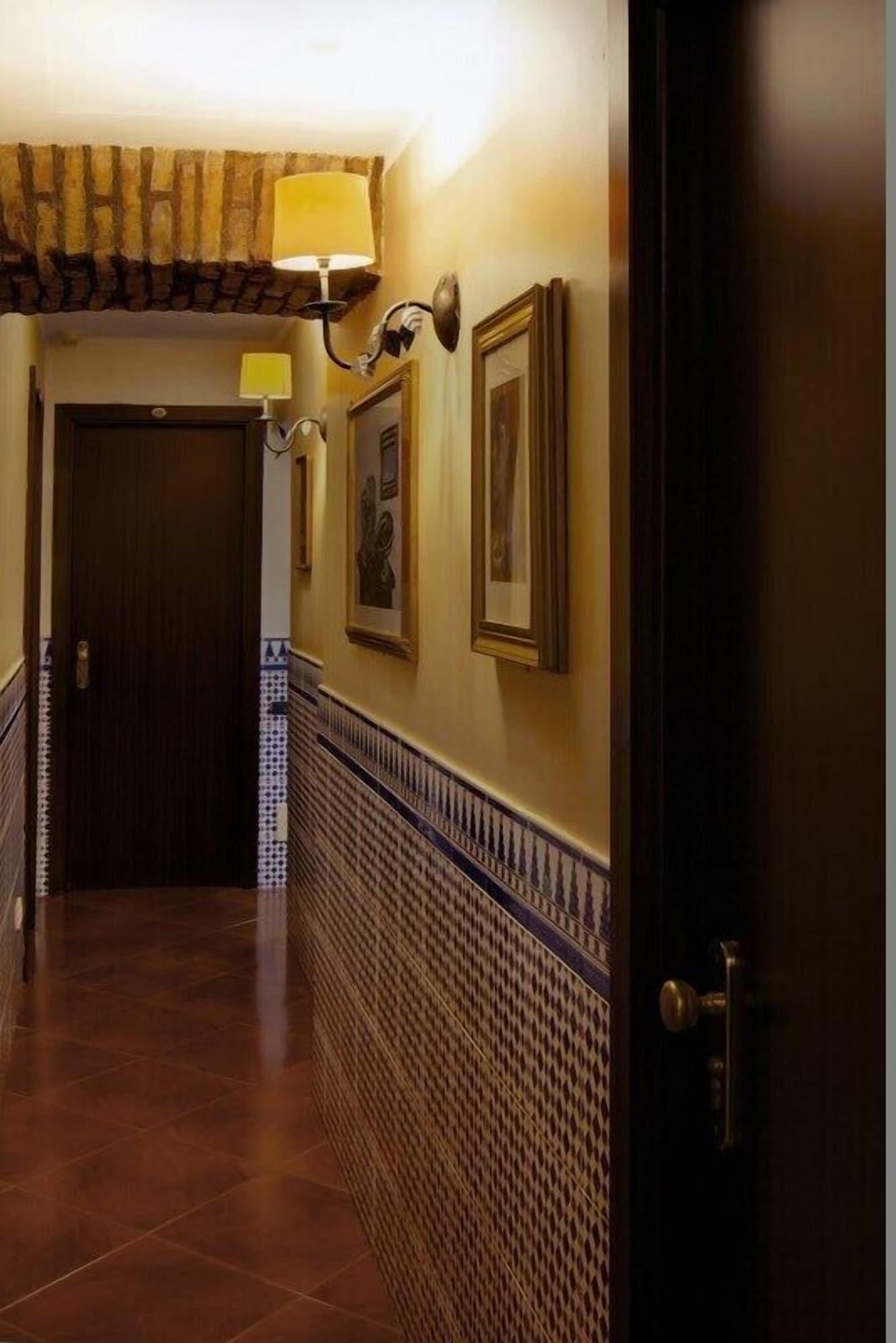 Varios Hotel Picasso