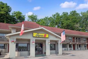 Alojamiento - Super 8 by Wyndham Niagara Falls North