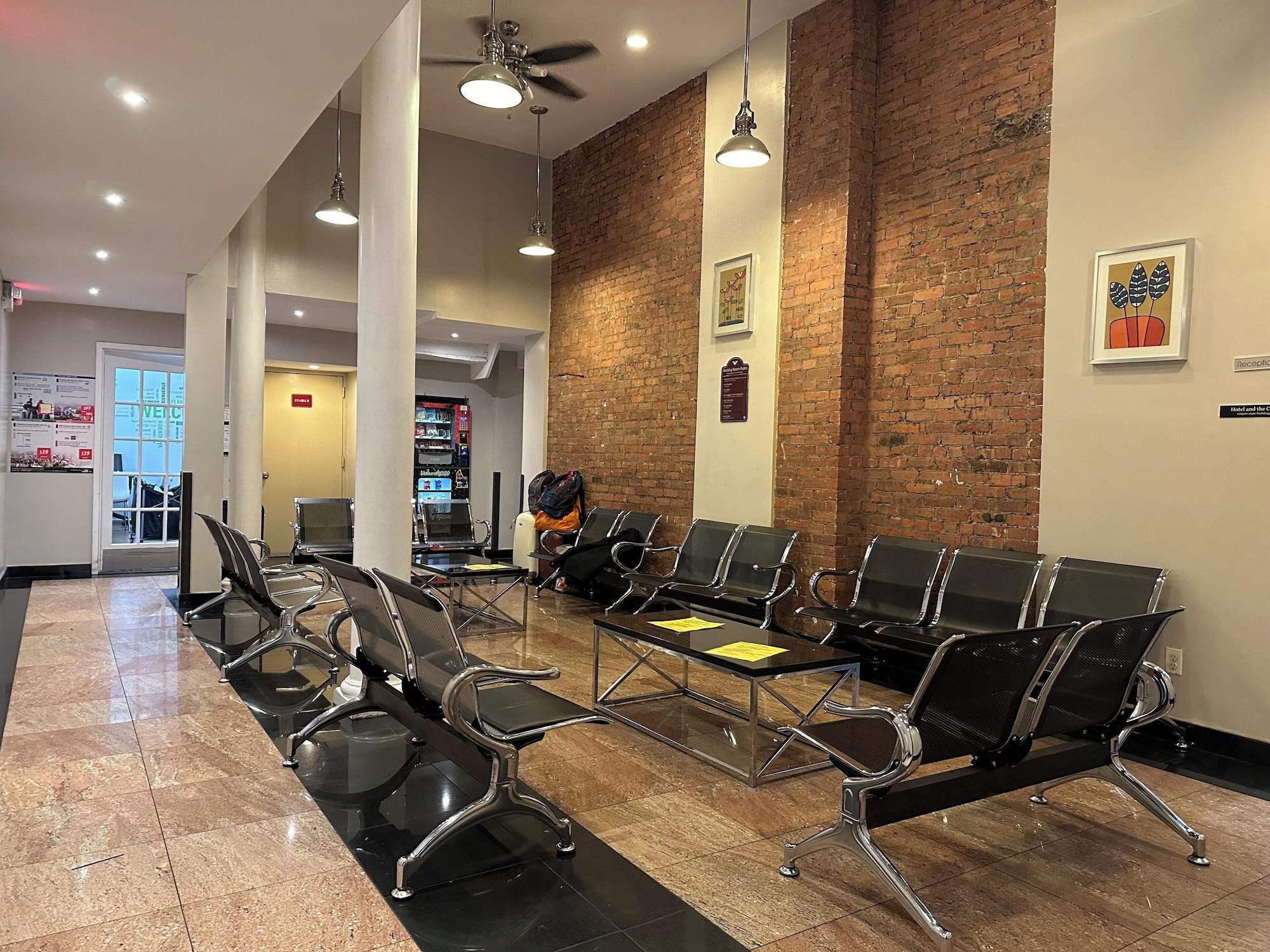 Vista Lobby Iconic Hotel