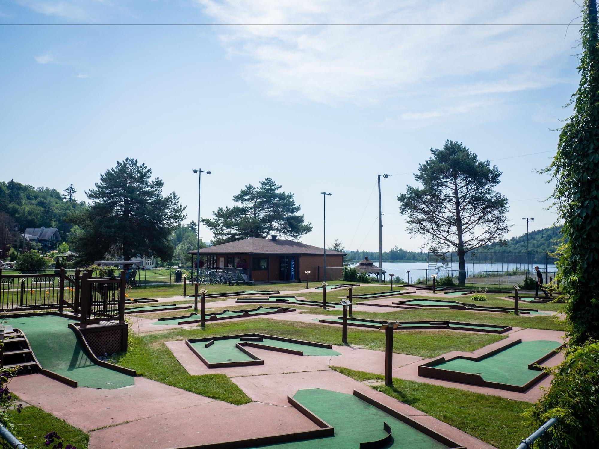 Campo de Golf Manoir du Lac Delage