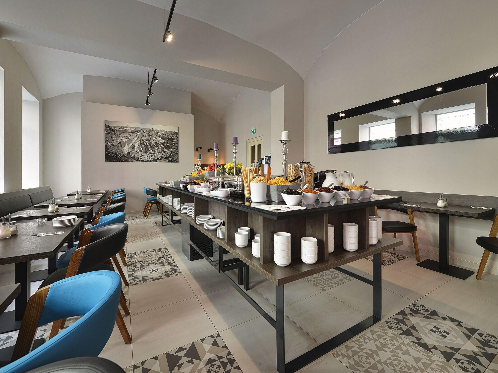 Restaurant EA Hotel New Town