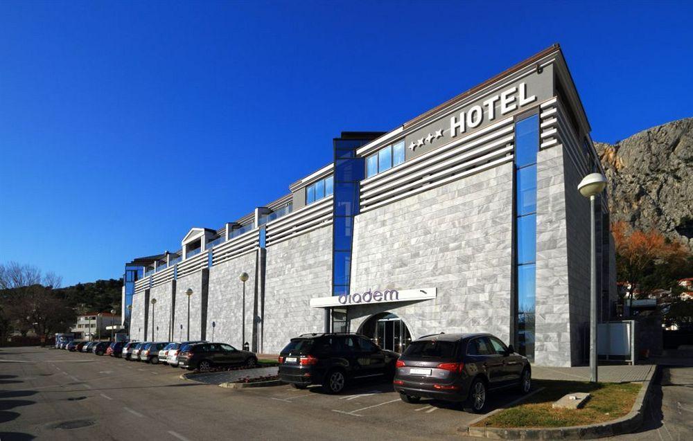 Varios Hotel Diadem