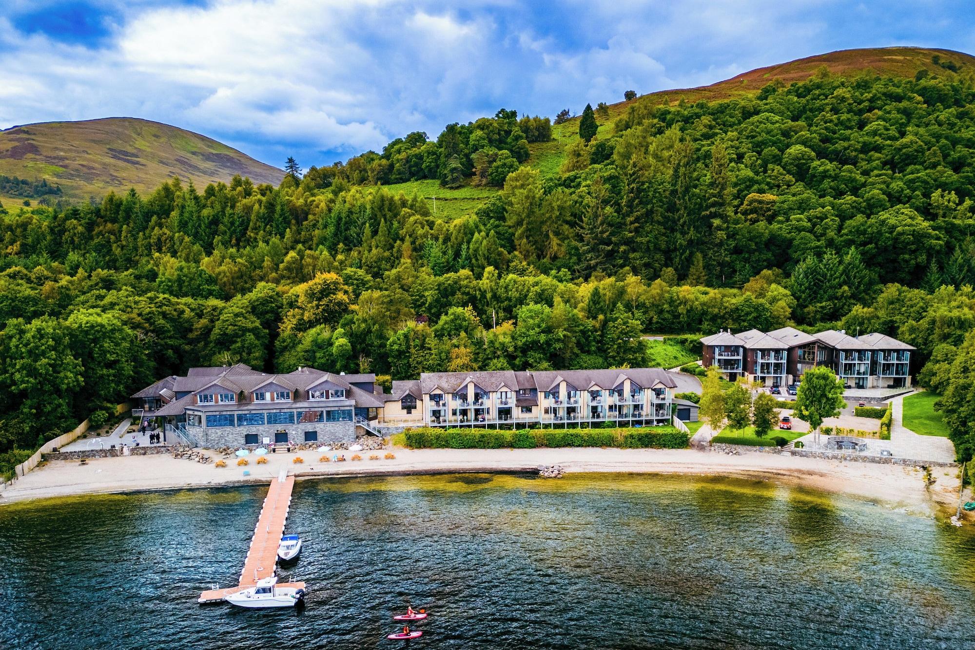 Vista Exterior Lodge on Loch Lomond Hotel