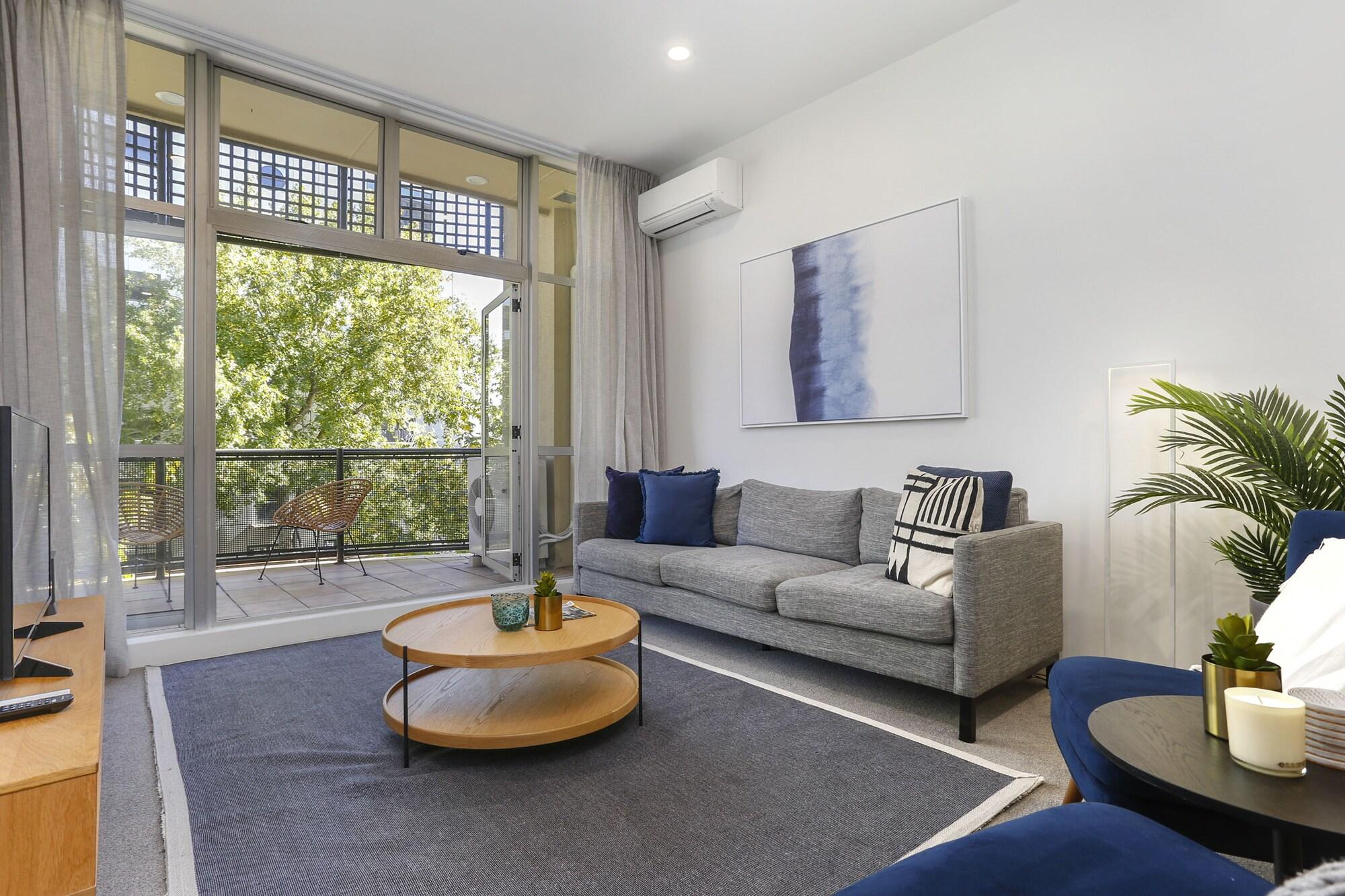 Varios 2 Bedrooms on Hobson Street with carpark - by Urban Butler